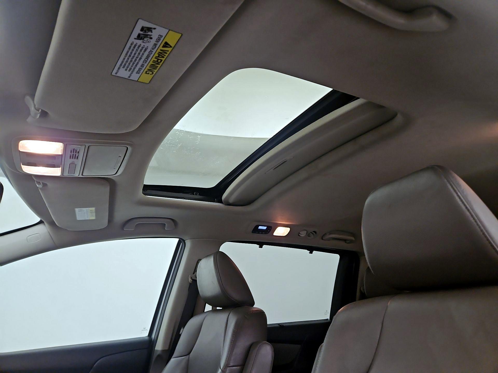 Thumbnail: 2015 Honda Odyssey - 19