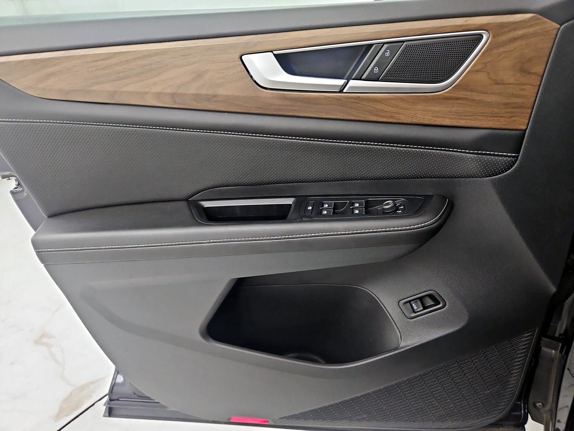 Thumbnail: 2024 Volkswagen Atlas - 12