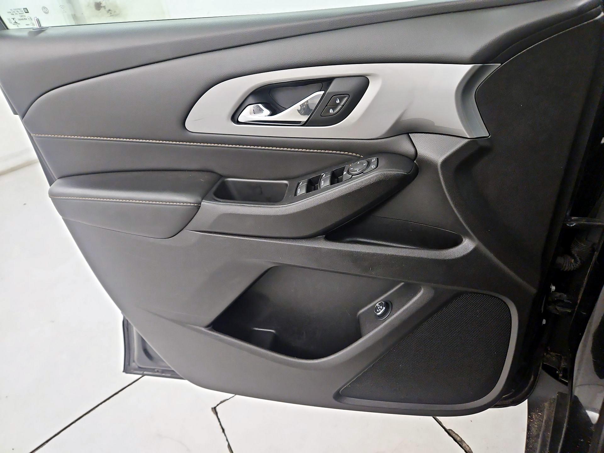 Thumbnail: 2021 Chevrolet Traverse - 12