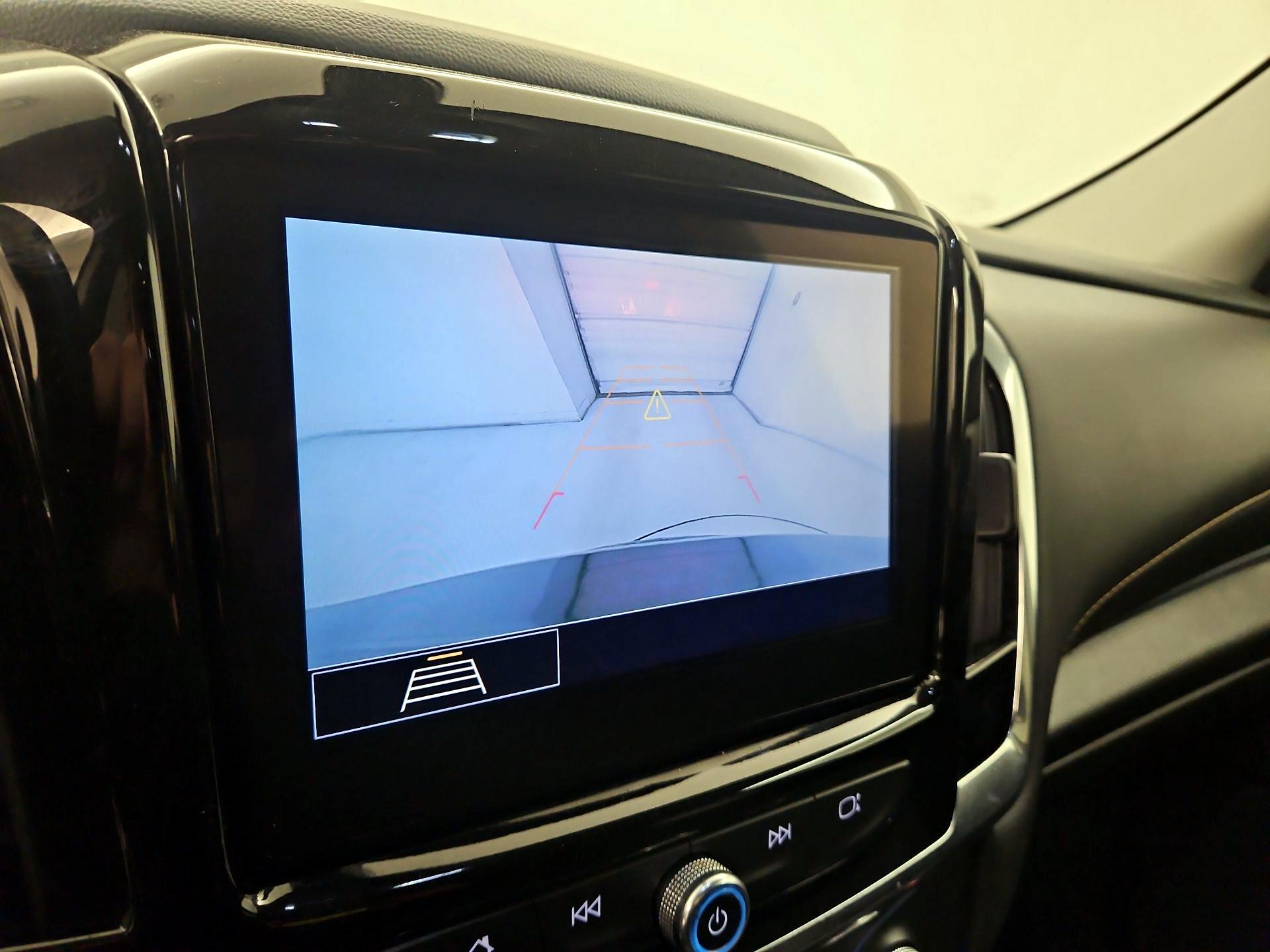 Thumbnail: 2021 Chevrolet Traverse - 14