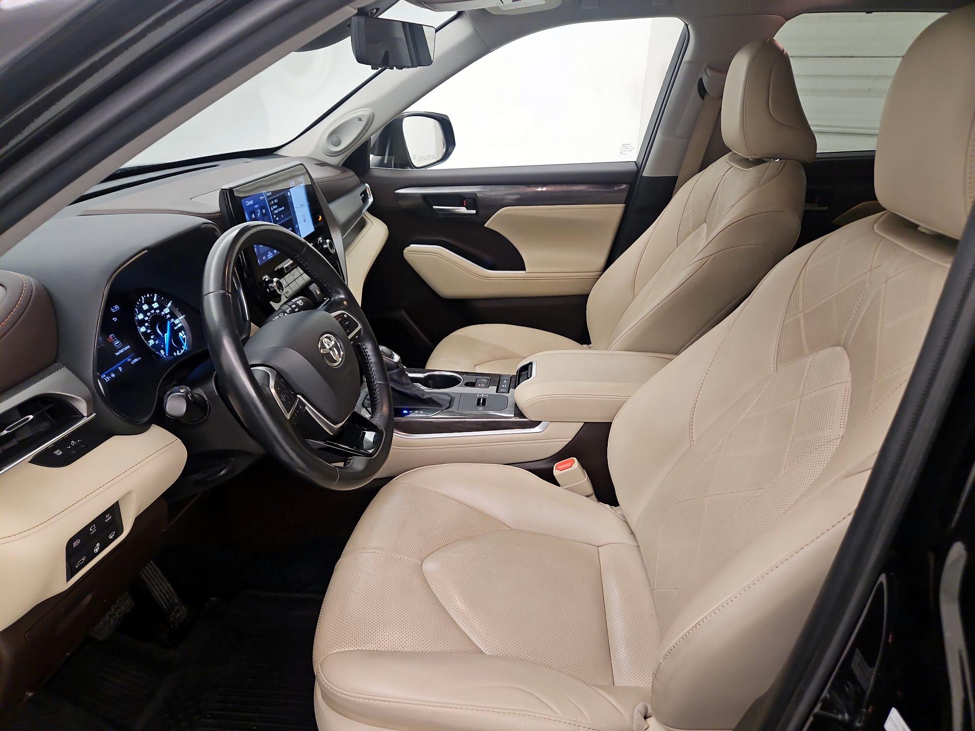 Thumbnail: 2021 Toyota Highlander - 11