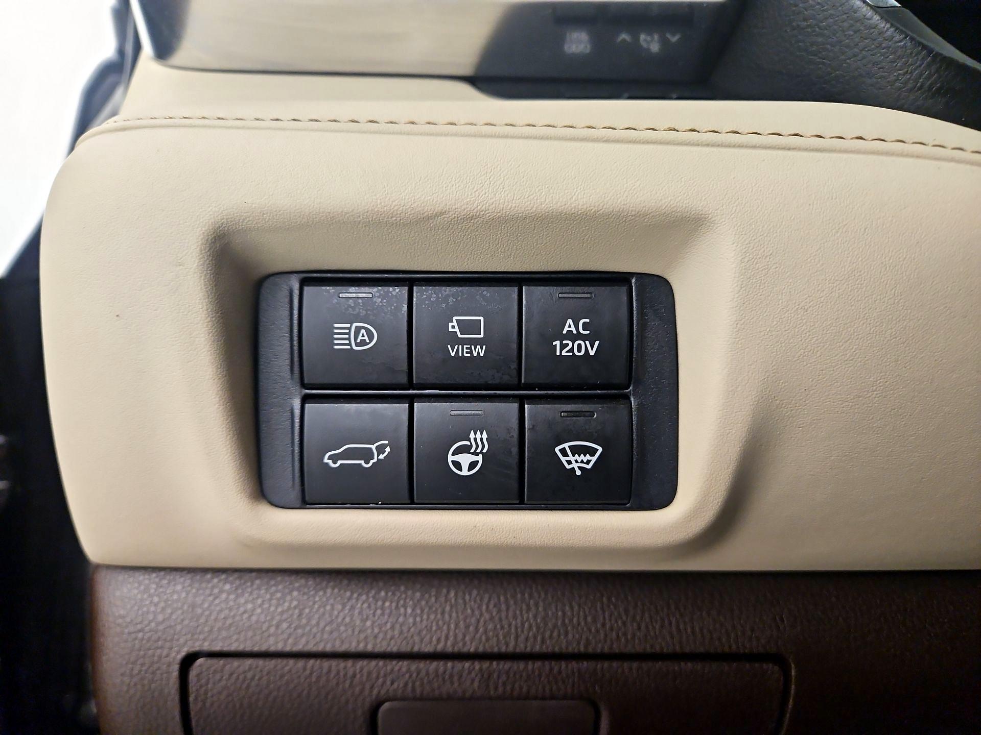 Thumbnail: 2021 Toyota Highlander - 13