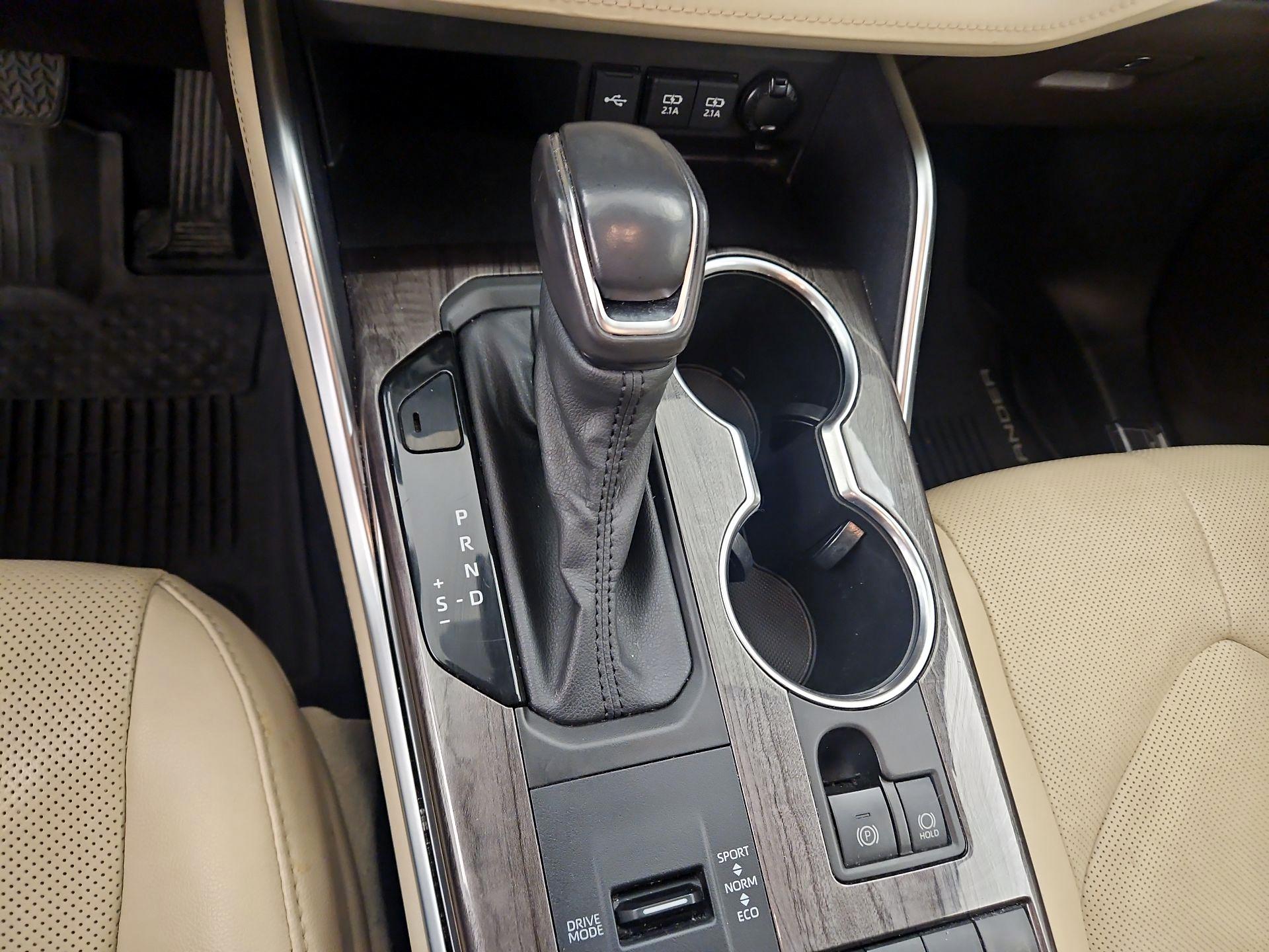 Thumbnail: 2021 Toyota Highlander - 18