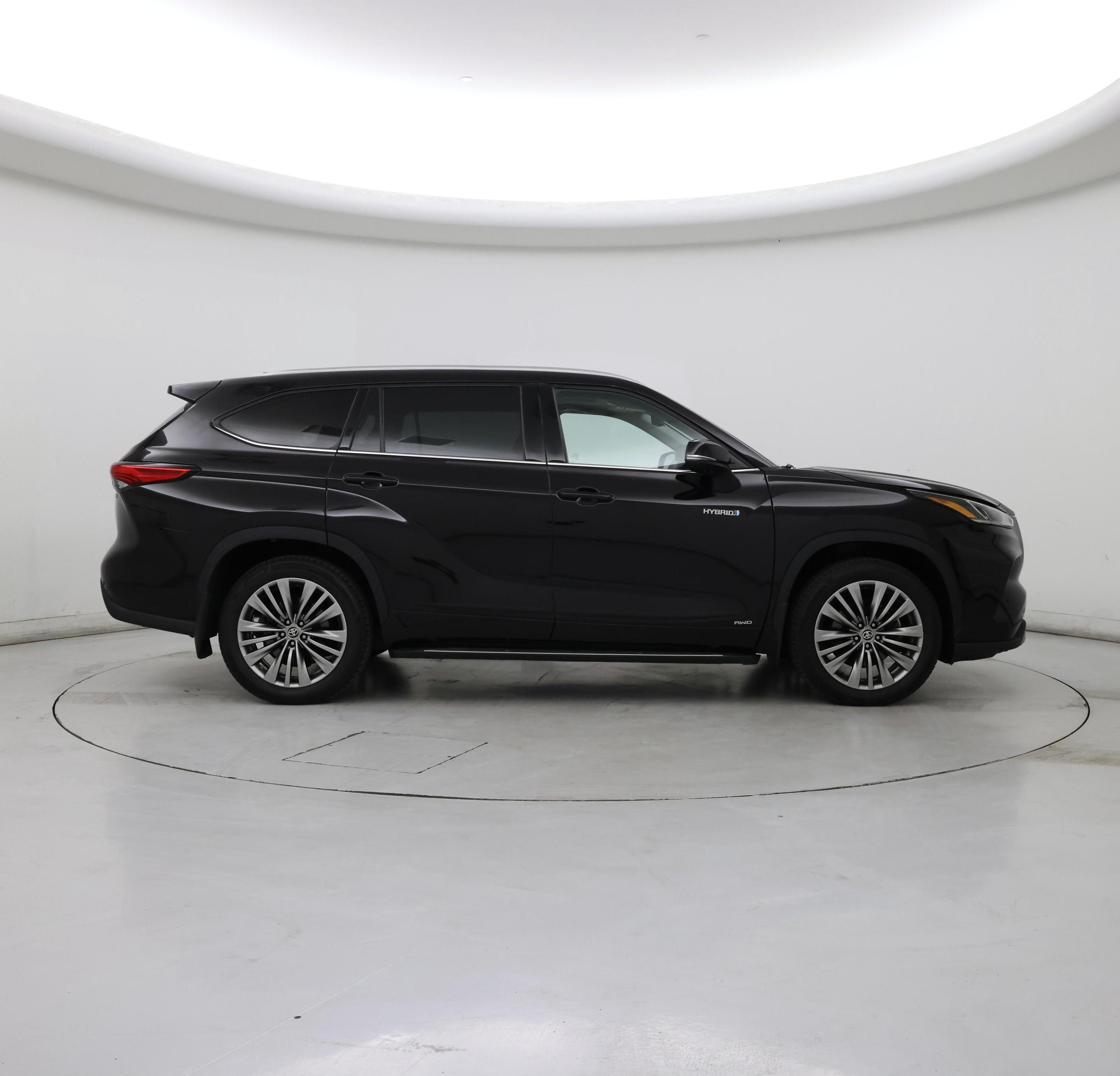 Thumbnail: 2021 Toyota Highlander - 7