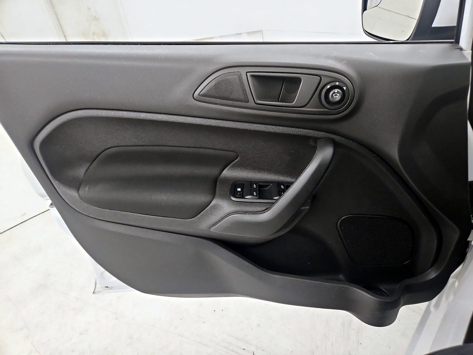 2018 Ford Fiesta SE - Photo 13