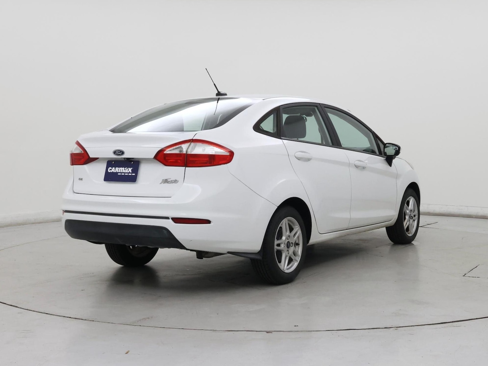2018 Ford Fiesta SE - Photo 9