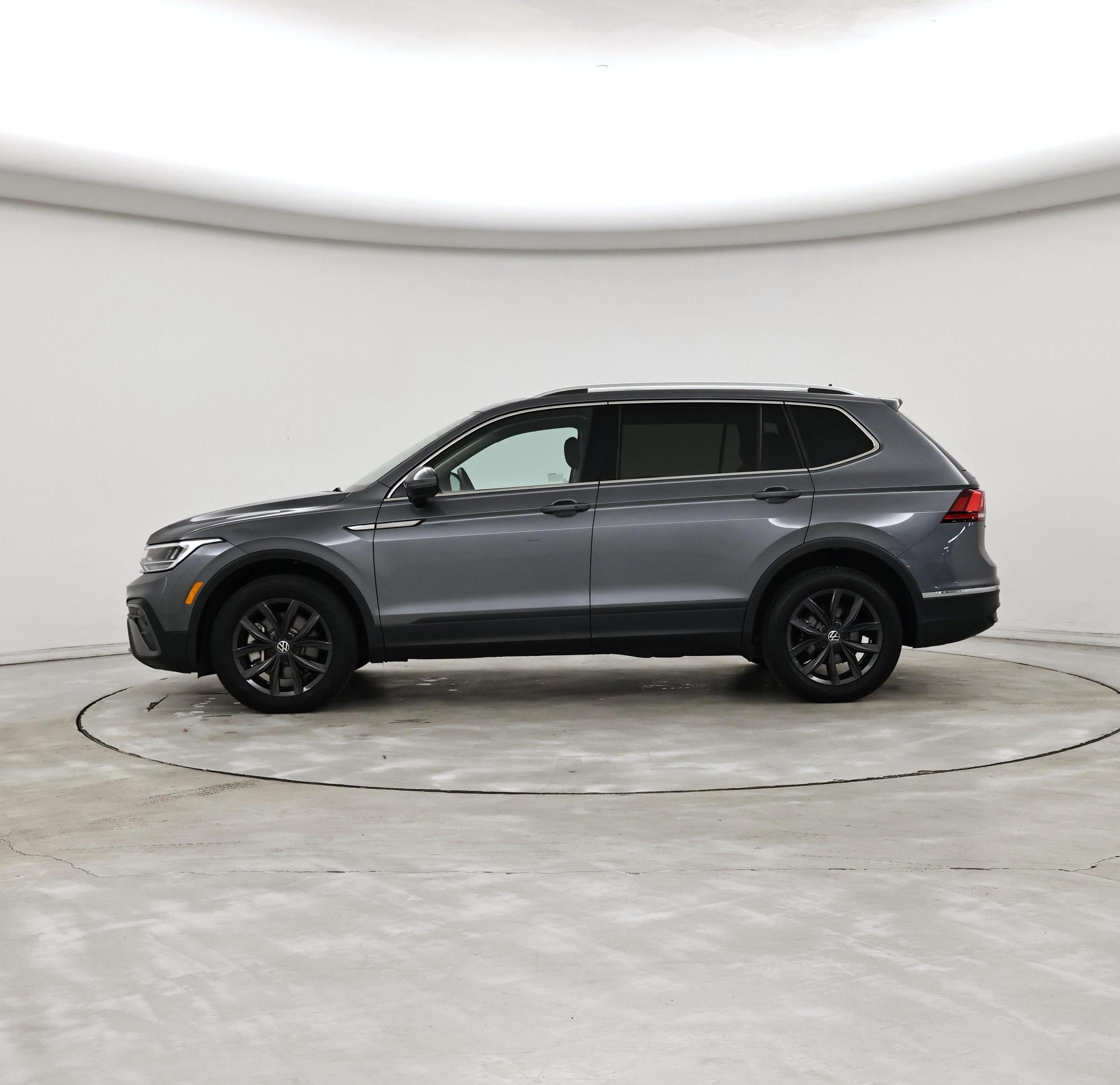 Thumbnail: 2024 Volkswagen Tiguan - 3