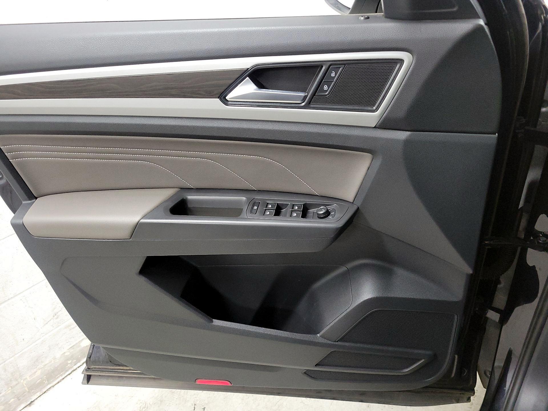 Thumbnail: 2023 Volkswagen Atlas - 12