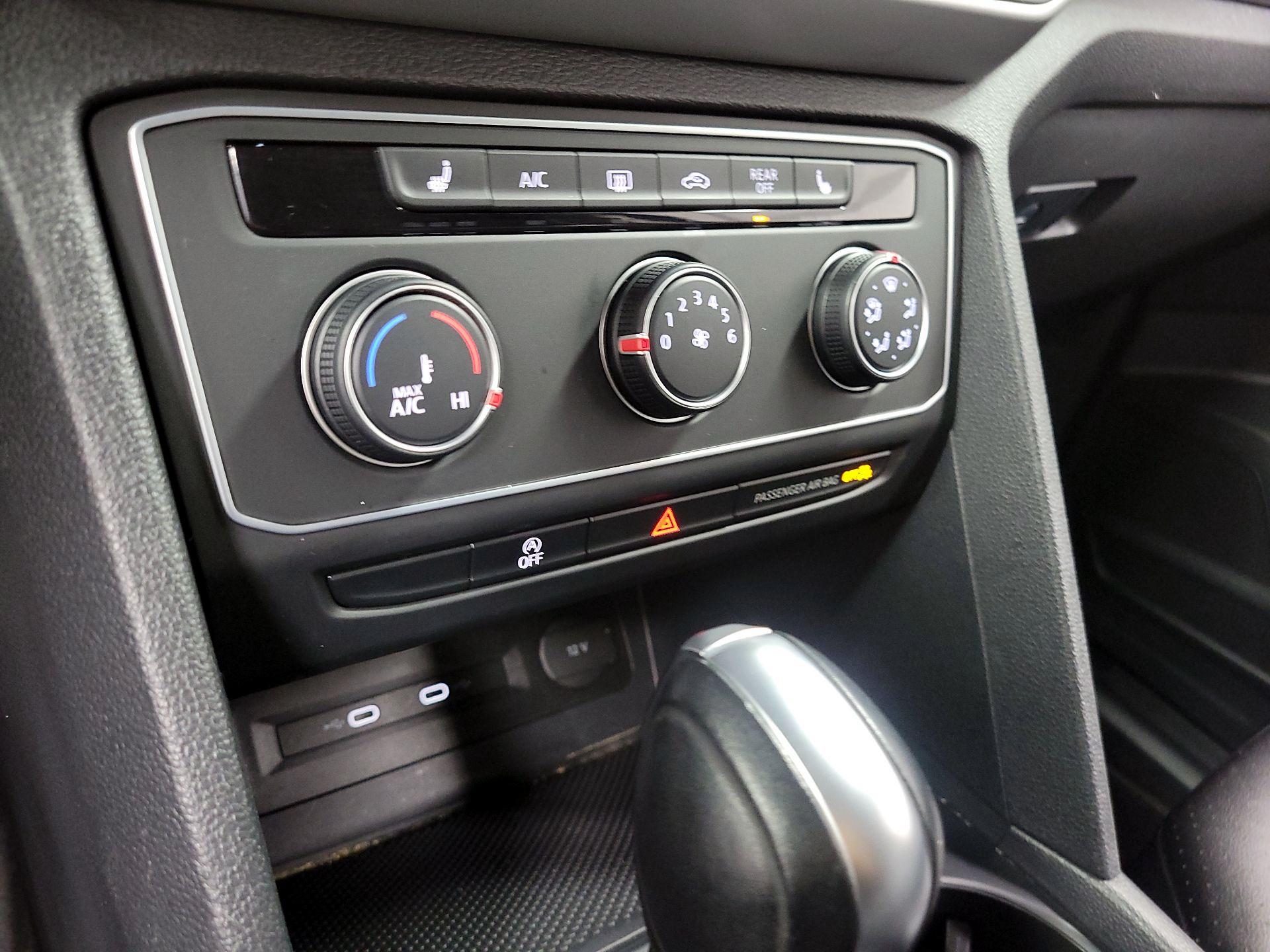 Thumbnail: 2023 Volkswagen Atlas - 14