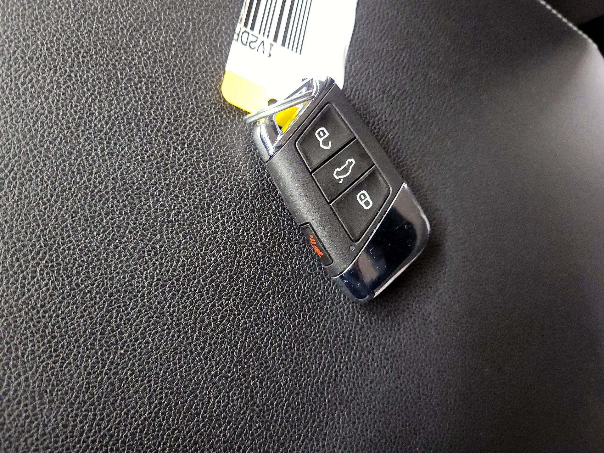 Thumbnail: 2023 Volkswagen Atlas - 18