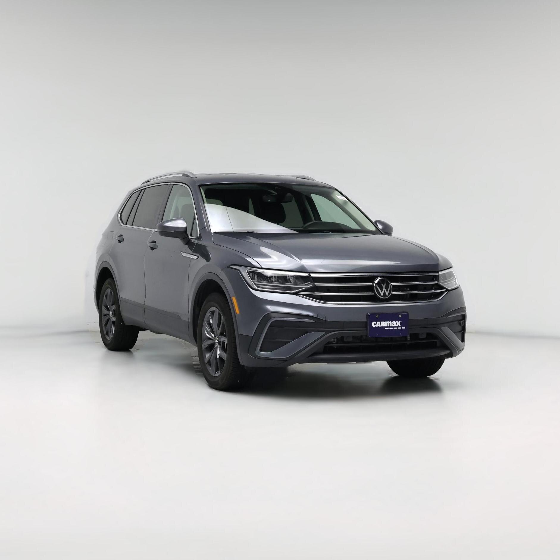 Thumbnail: 2023 Volkswagen Tiguan - 1