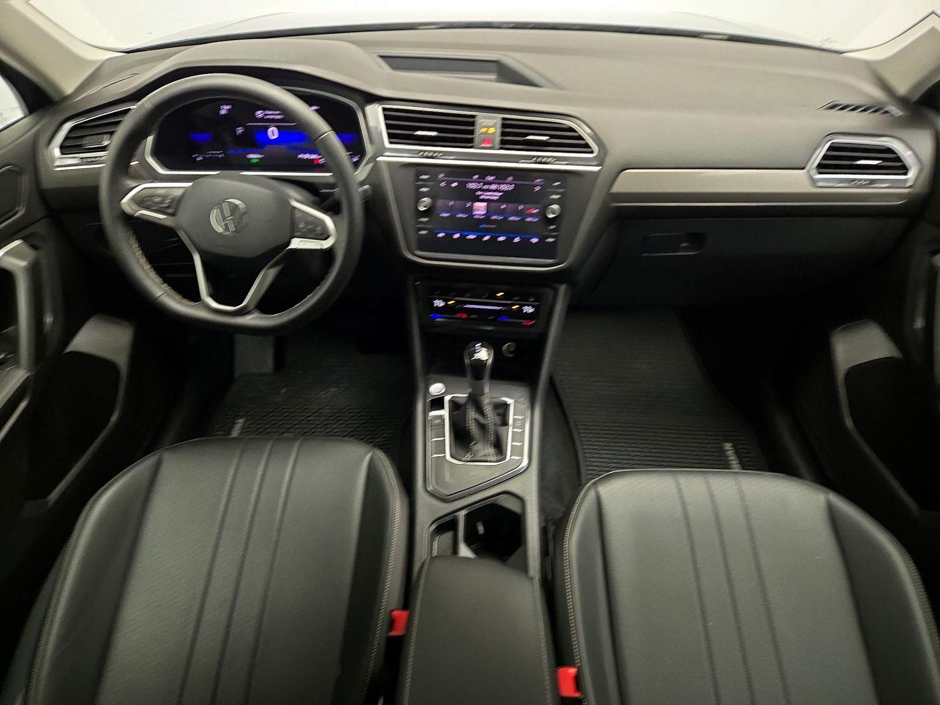 Thumbnail: 2023 Volkswagen Tiguan - 9