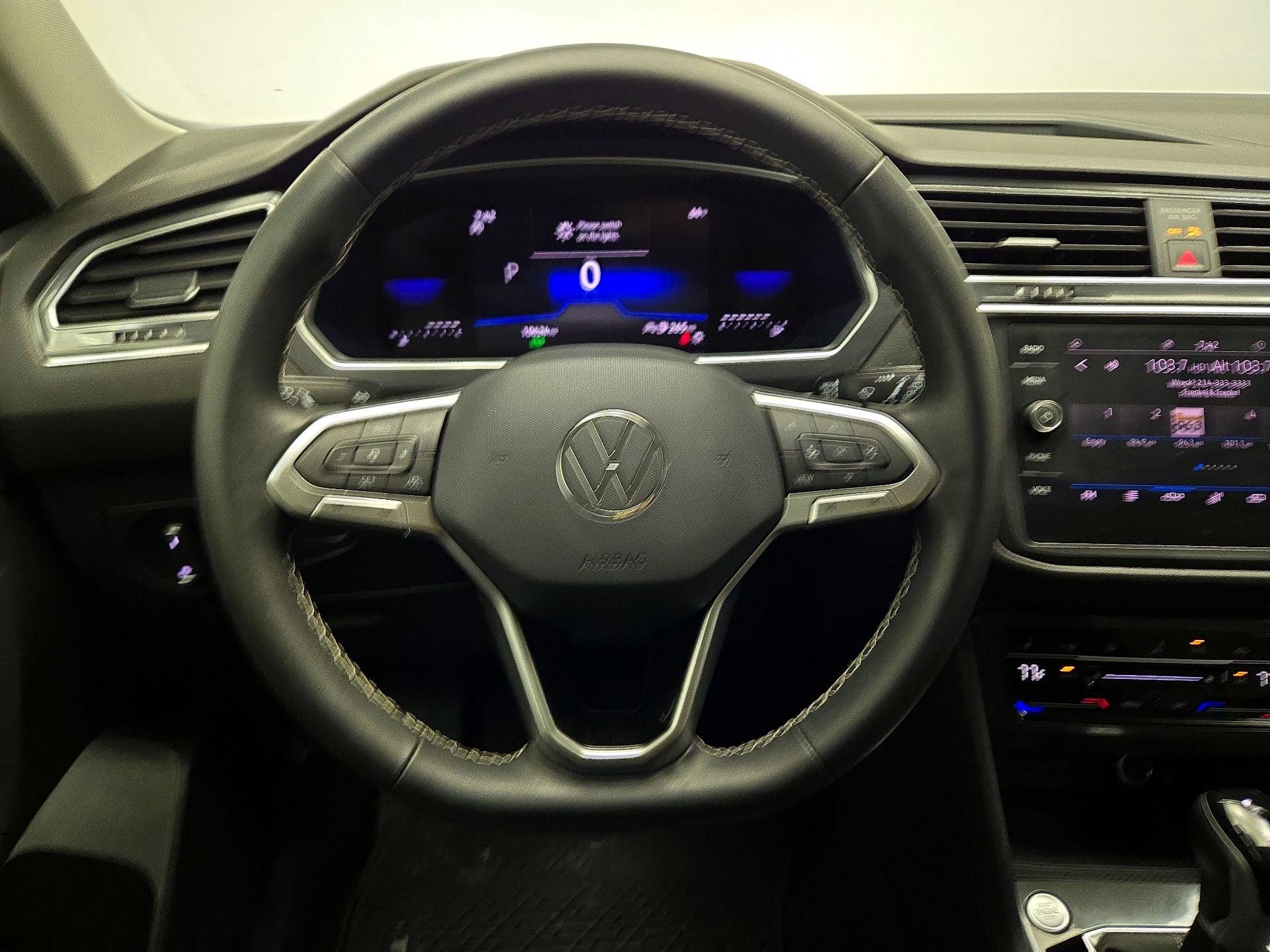 Thumbnail: 2023 Volkswagen Tiguan - 10