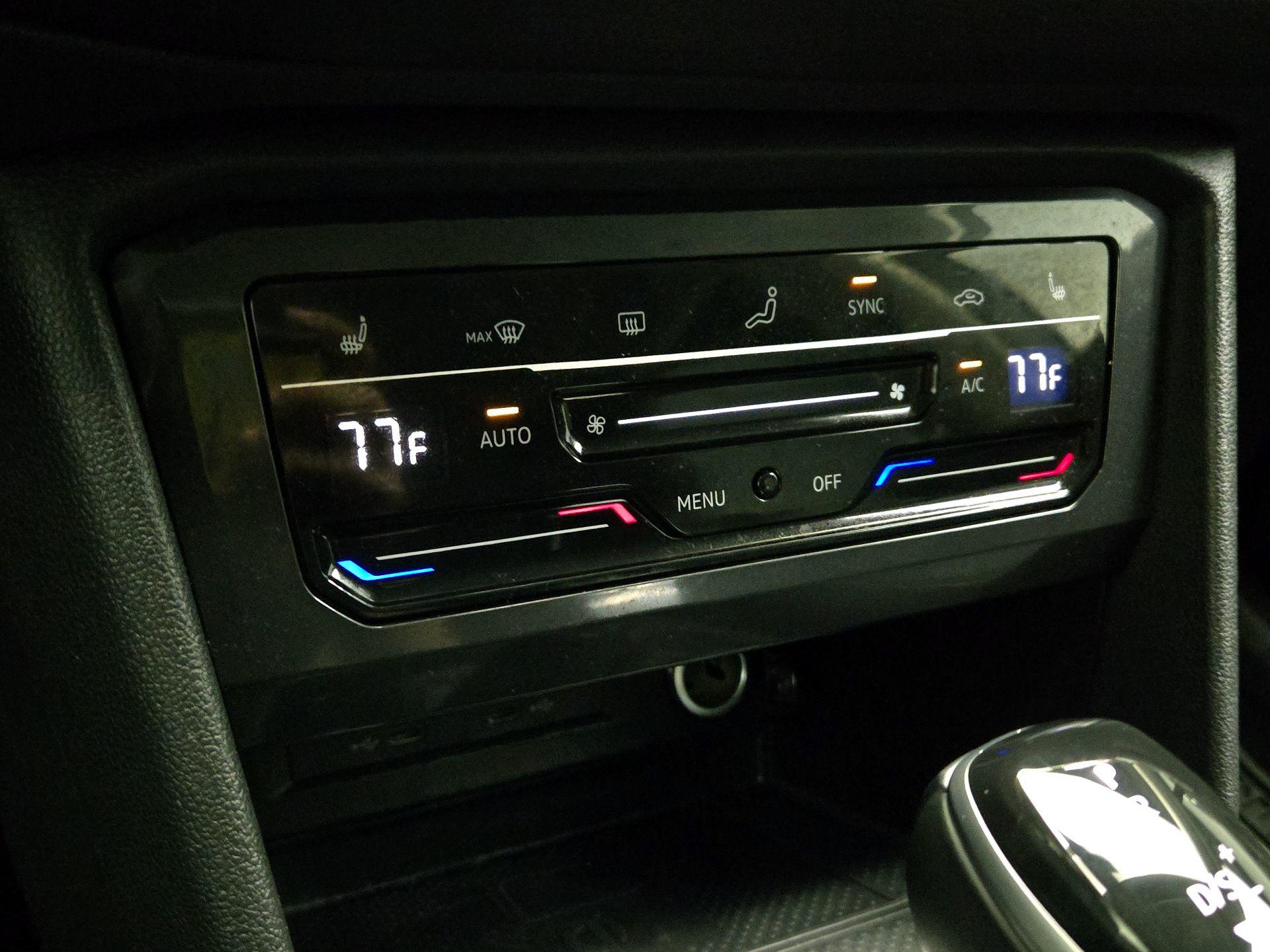 Thumbnail: 2023 Volkswagen Tiguan - 16