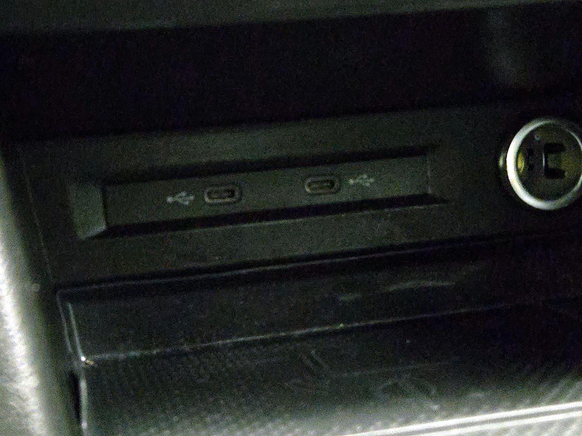 Thumbnail: 2023 Volkswagen Tiguan - 18