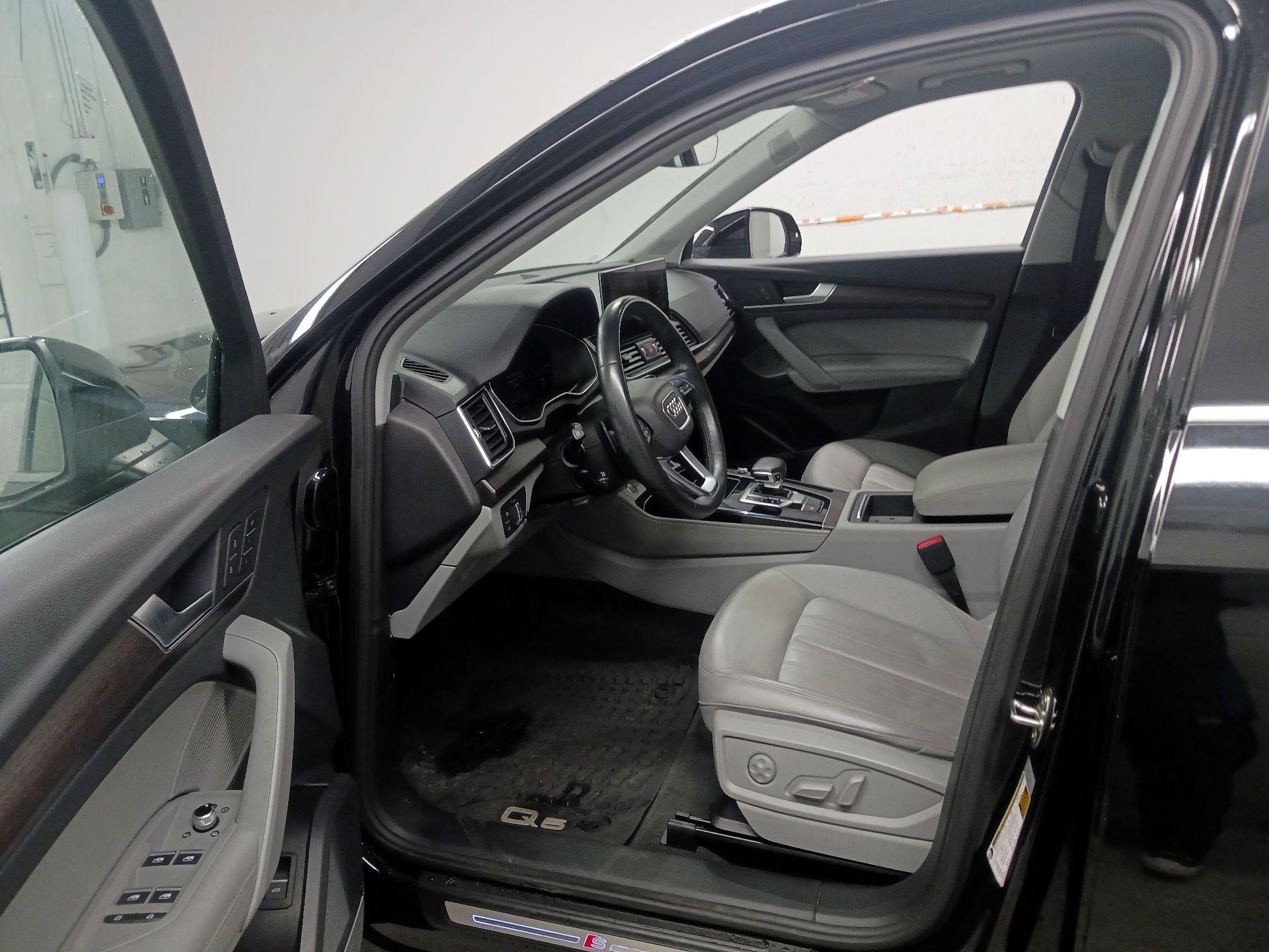 Thumbnail: 2022 Audi Q5 - 11