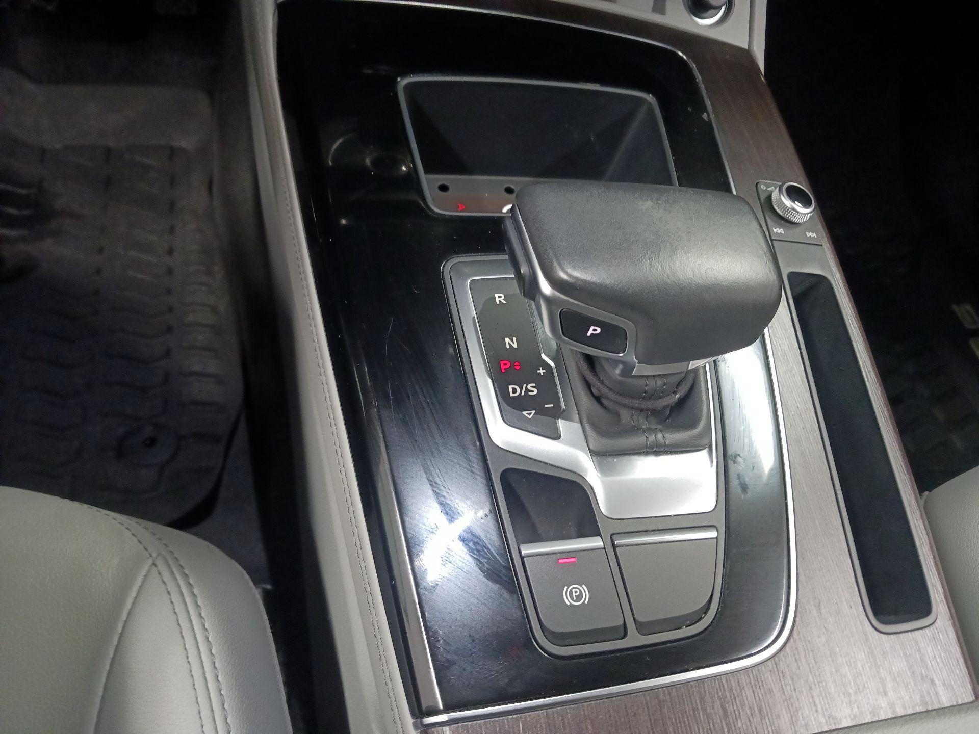 Thumbnail: 2022 Audi Q5 - 16