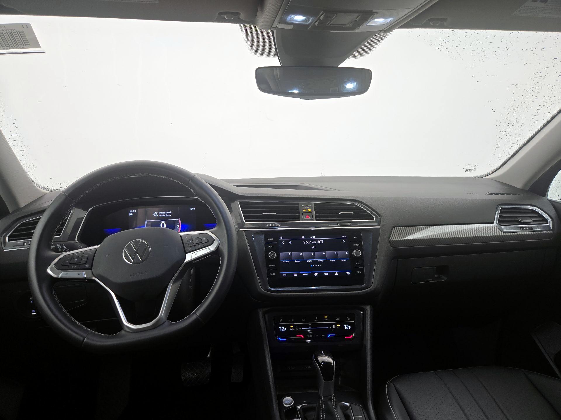 Thumbnail: 2023 Volkswagen Tiguan - 9