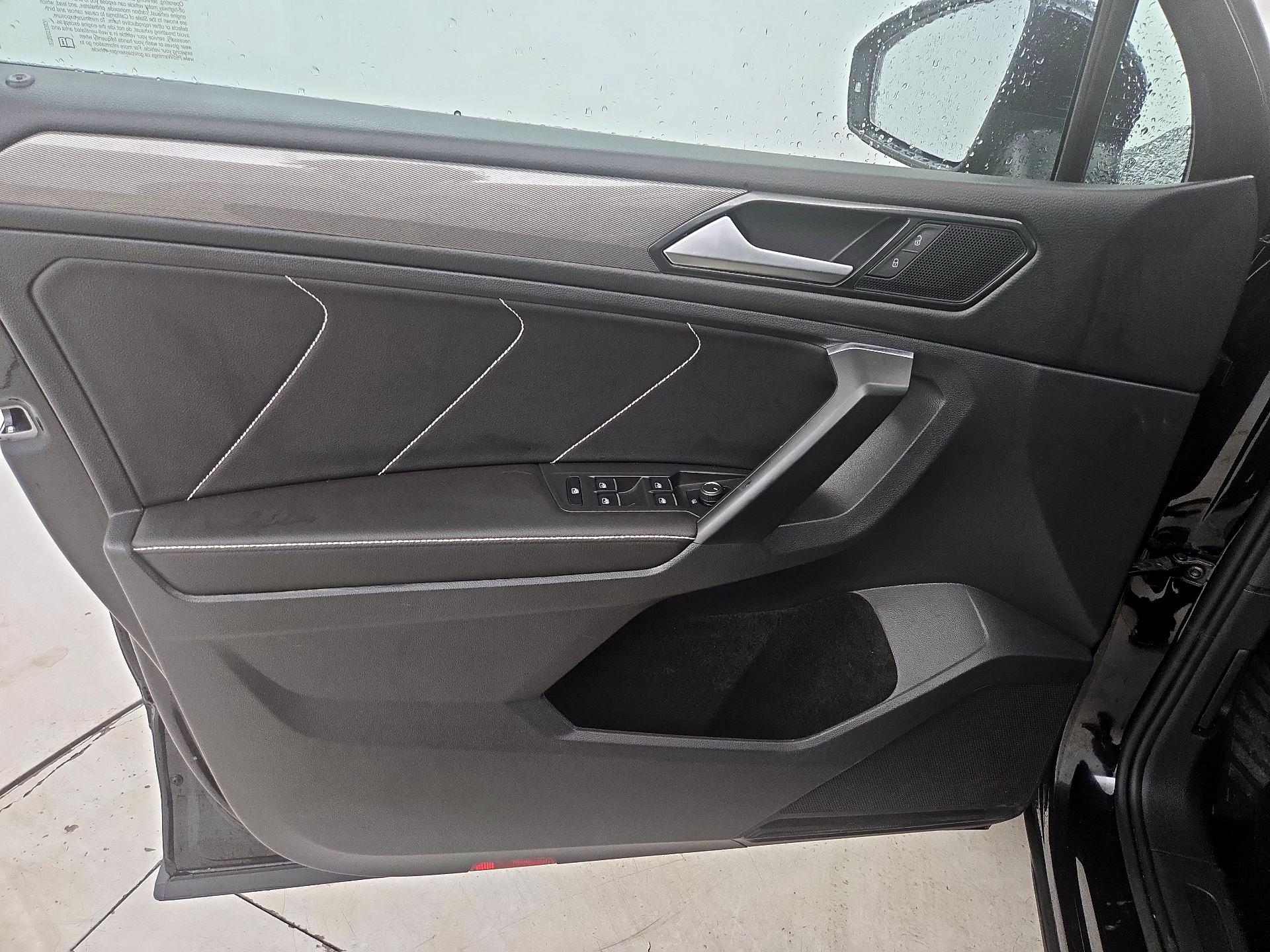 Thumbnail: 2023 Volkswagen Tiguan - 12