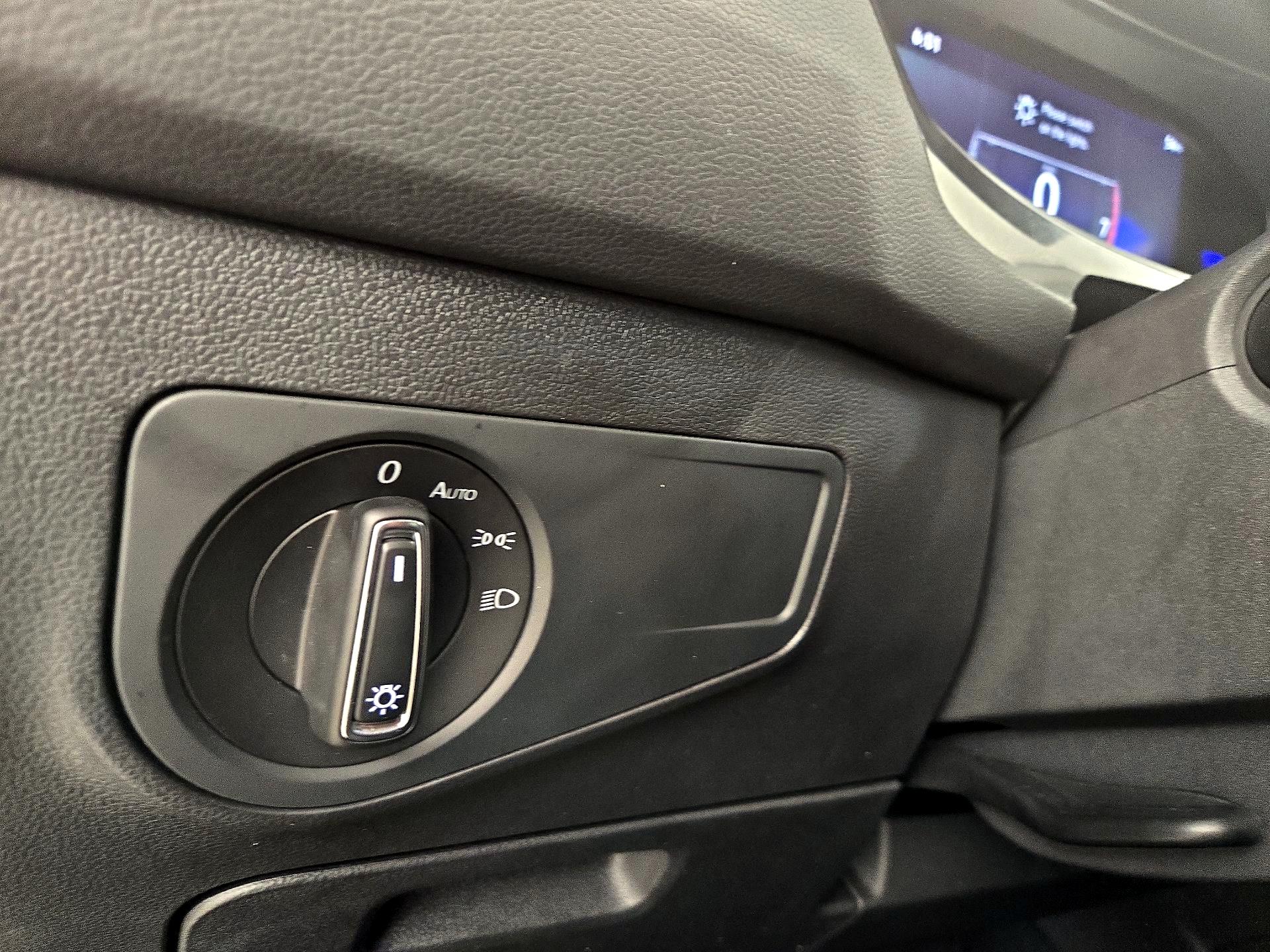 Thumbnail: 2023 Volkswagen Tiguan - 13