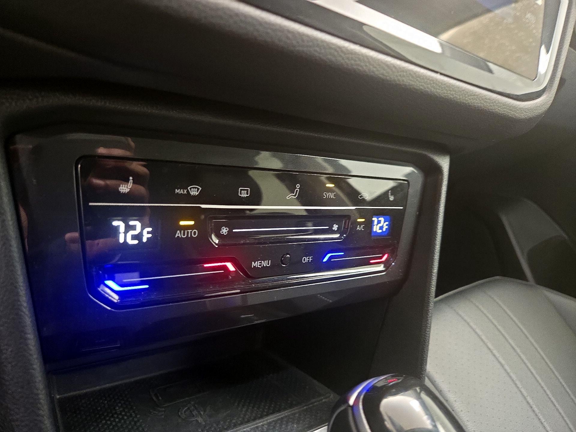 Thumbnail: 2023 Volkswagen Tiguan - 16