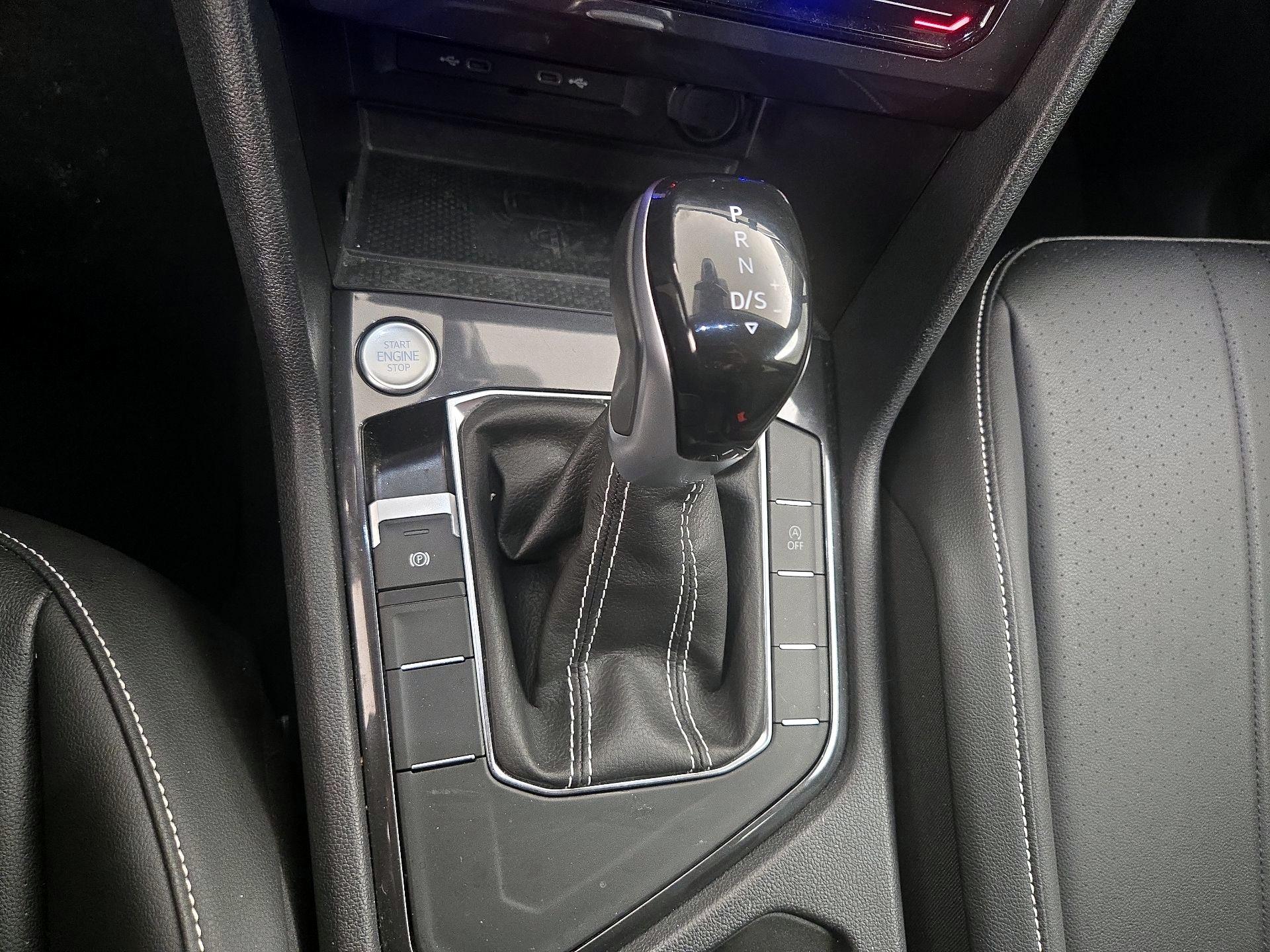 Thumbnail: 2023 Volkswagen Tiguan - 17