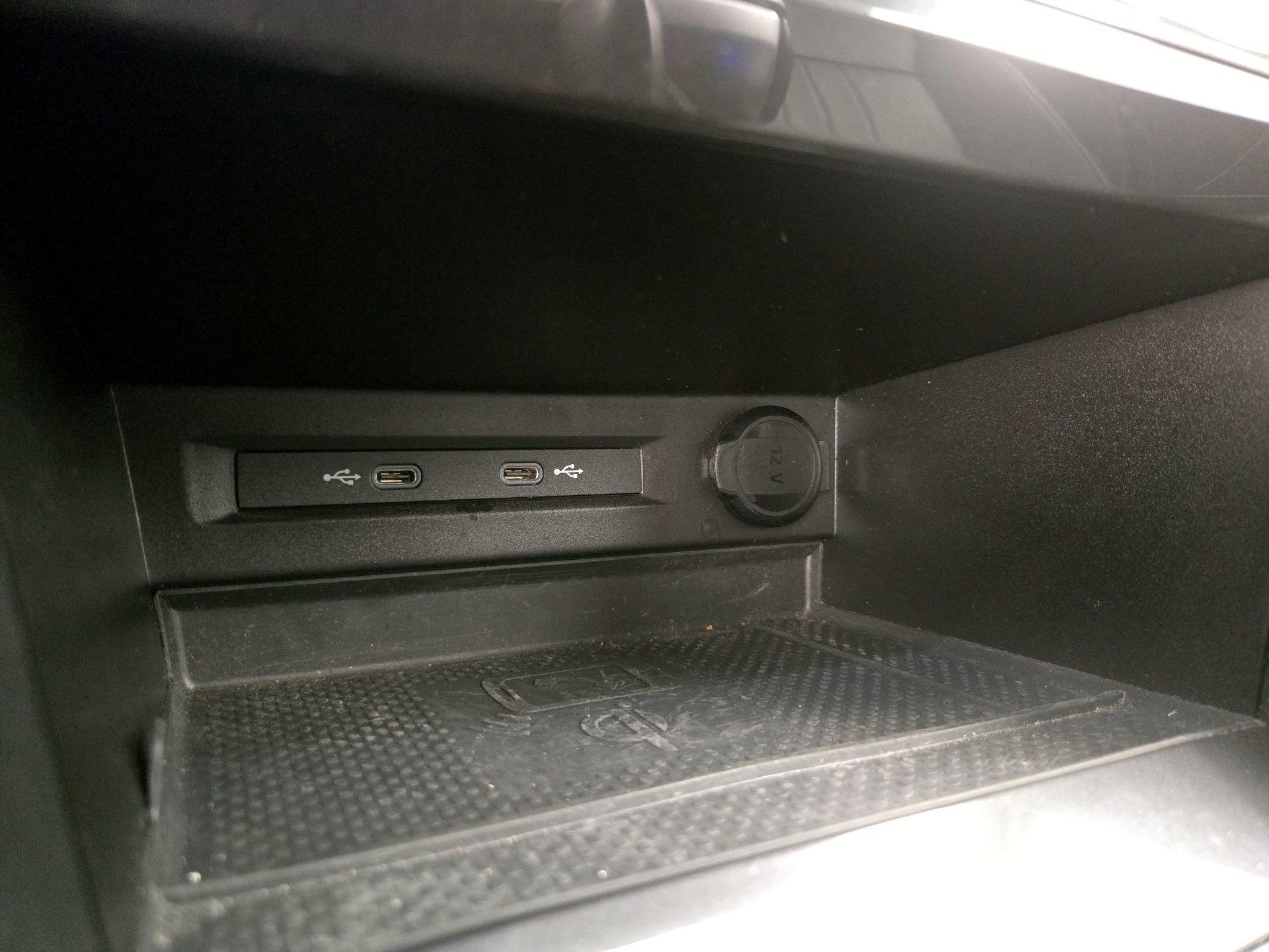 Thumbnail: 2023 Volkswagen Tiguan - 18