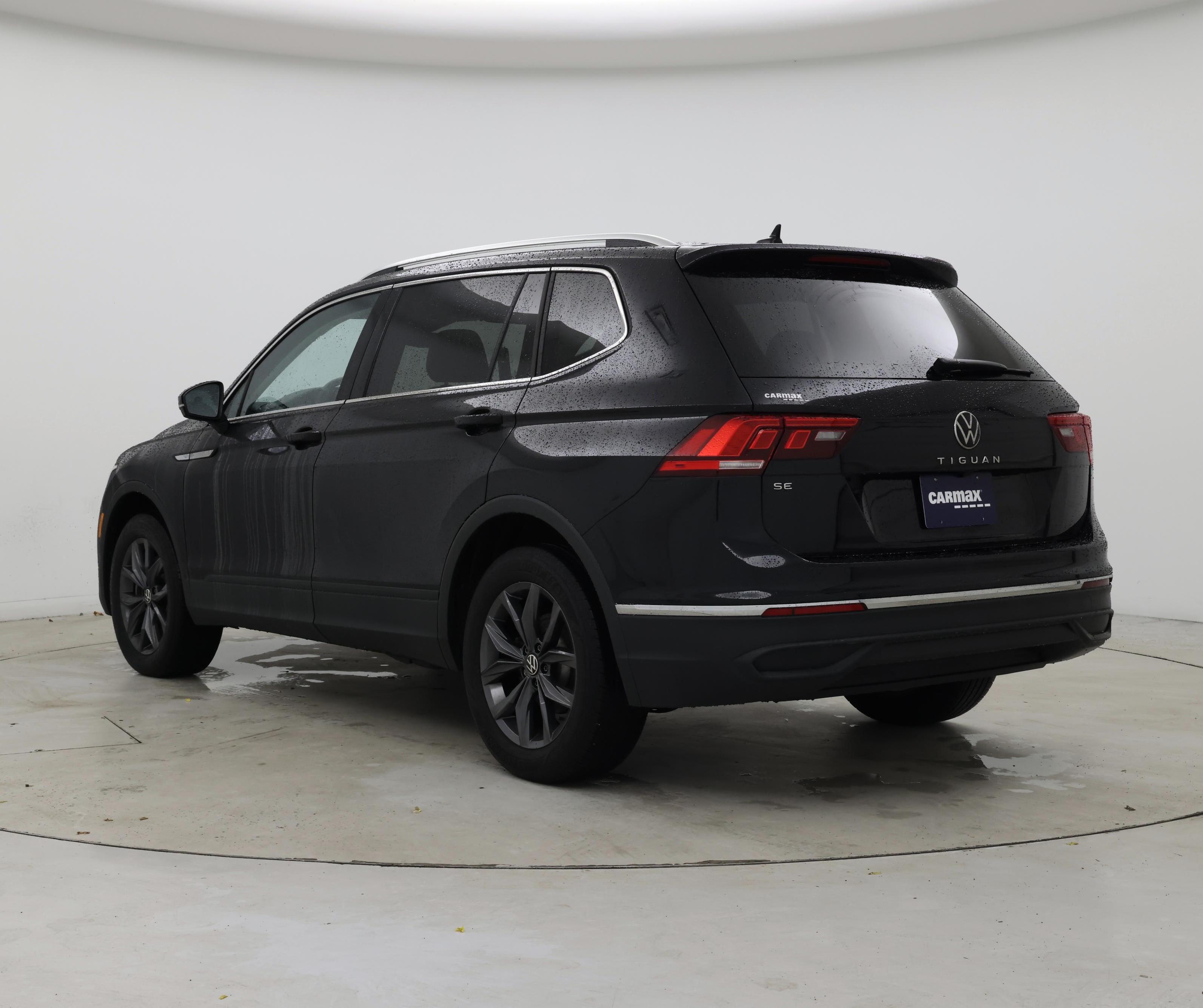 Thumbnail: 2023 Volkswagen Tiguan - 2