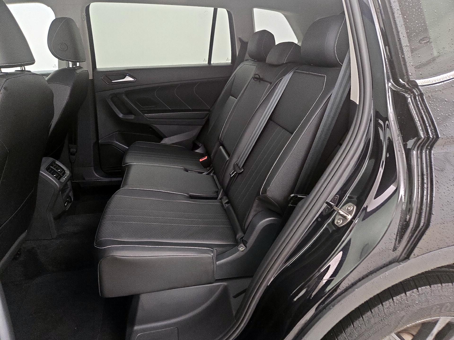 Thumbnail: 2023 Volkswagen Tiguan - 19