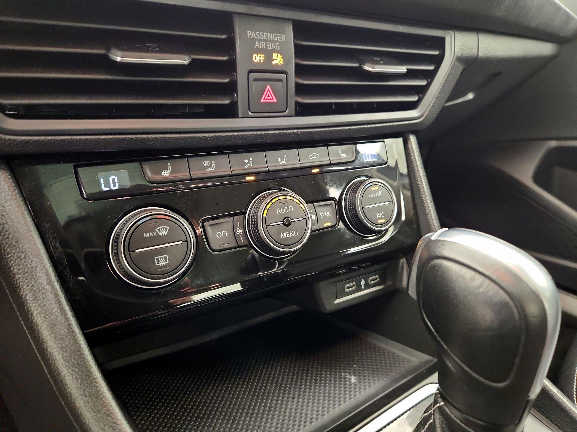 Thumbnail: 2021 Volkswagen Jetta - 16