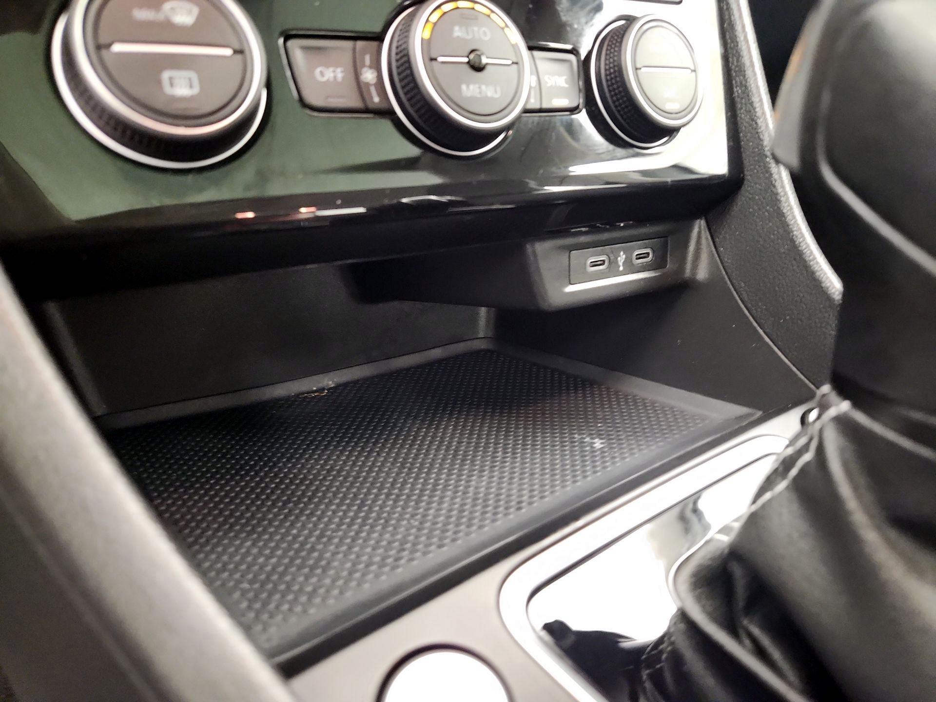 Thumbnail: 2021 Volkswagen Jetta - 18