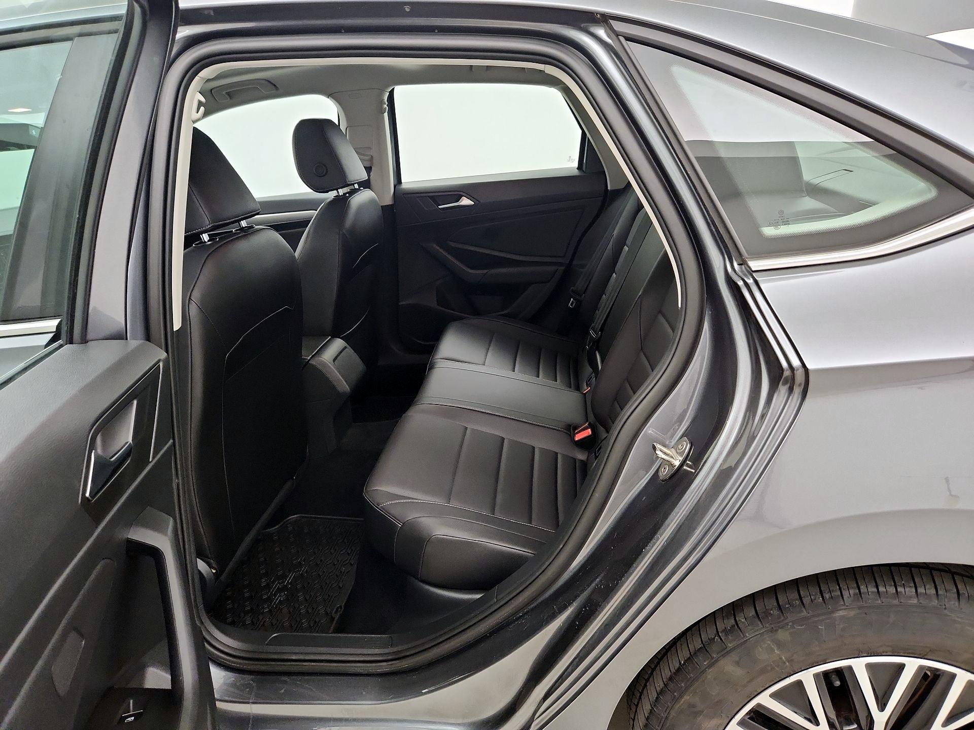 Thumbnail: 2021 Volkswagen Jetta - 20