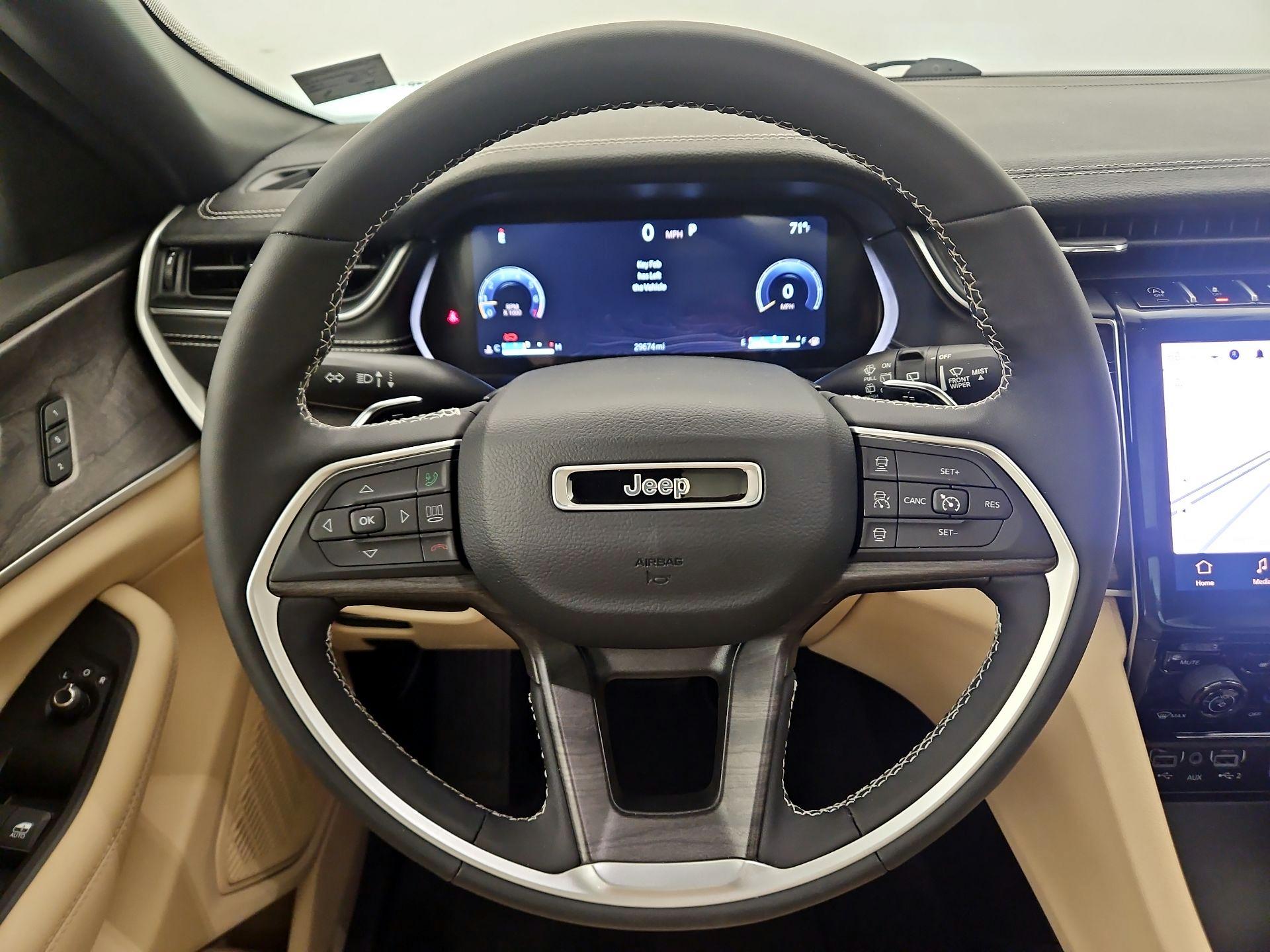 Thumbnail: 2024 Jeep Grand Cherokee - 10