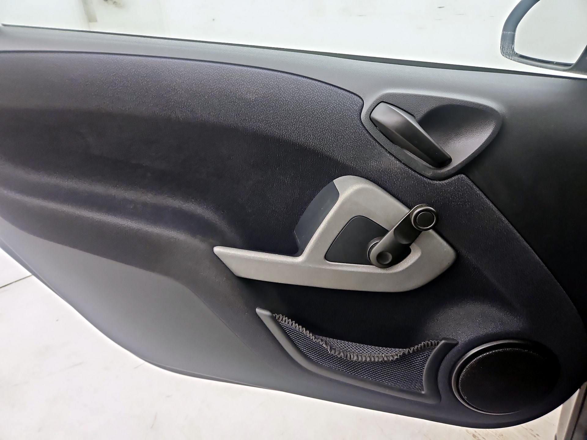 Thumbnail: 2015 smart fortwo - 12