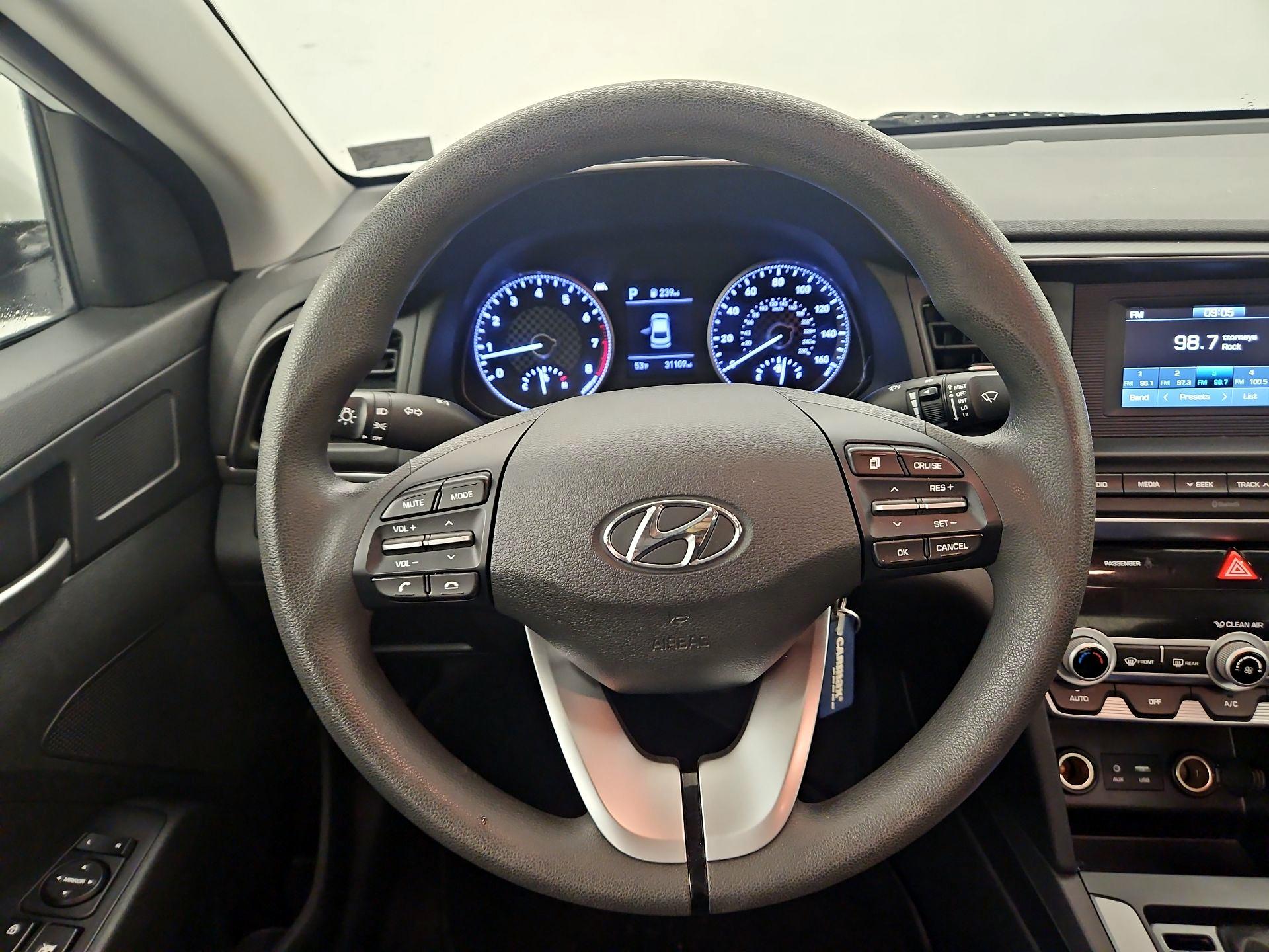 Thumbnail: 2020 Hyundai Elantra - 10