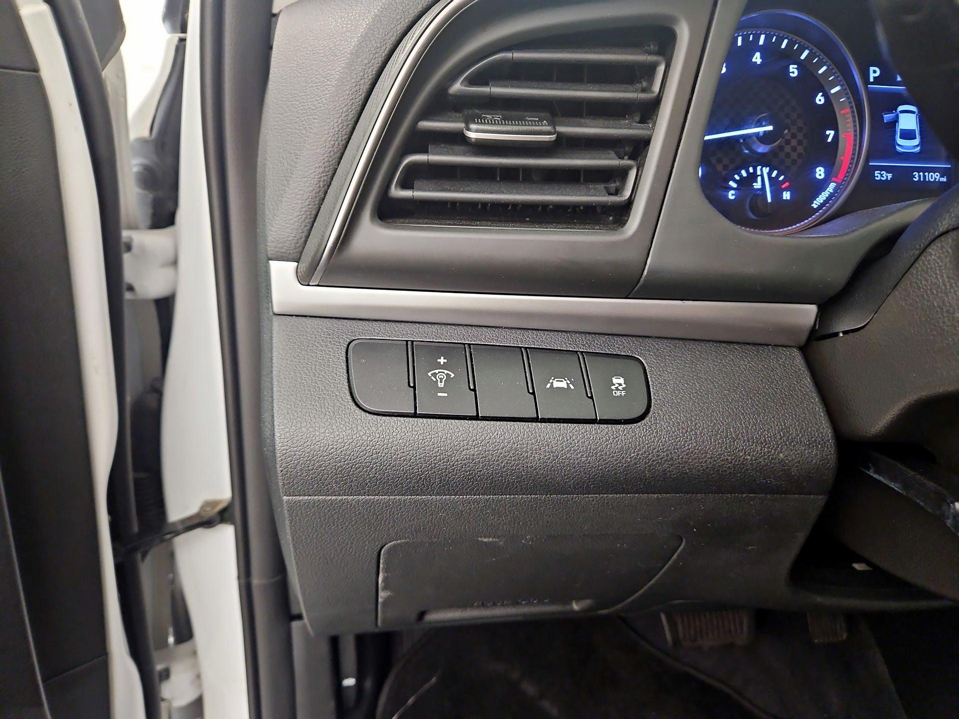 Thumbnail: 2020 Hyundai Elantra - 13