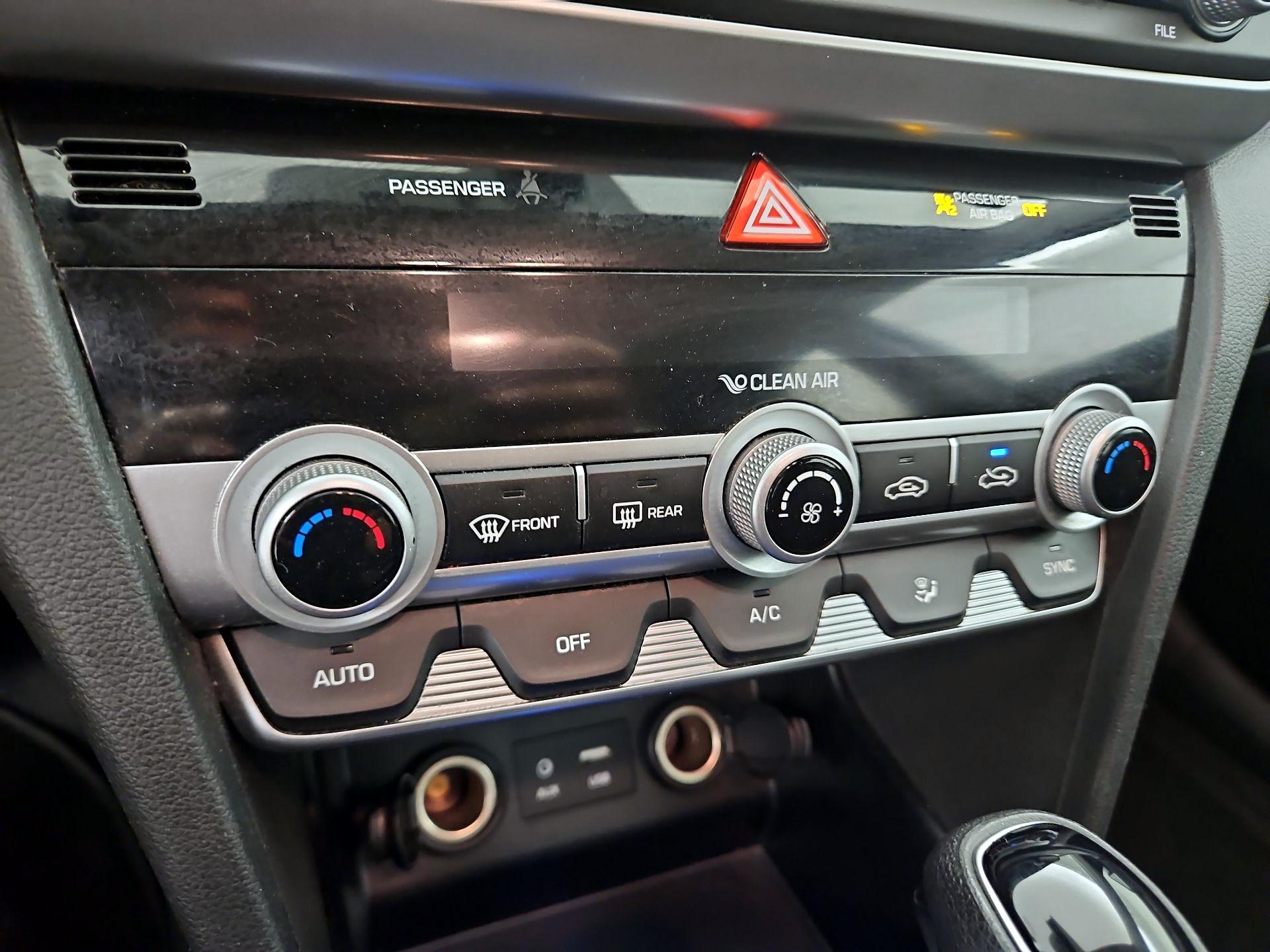 Thumbnail: 2020 Hyundai Elantra - 16