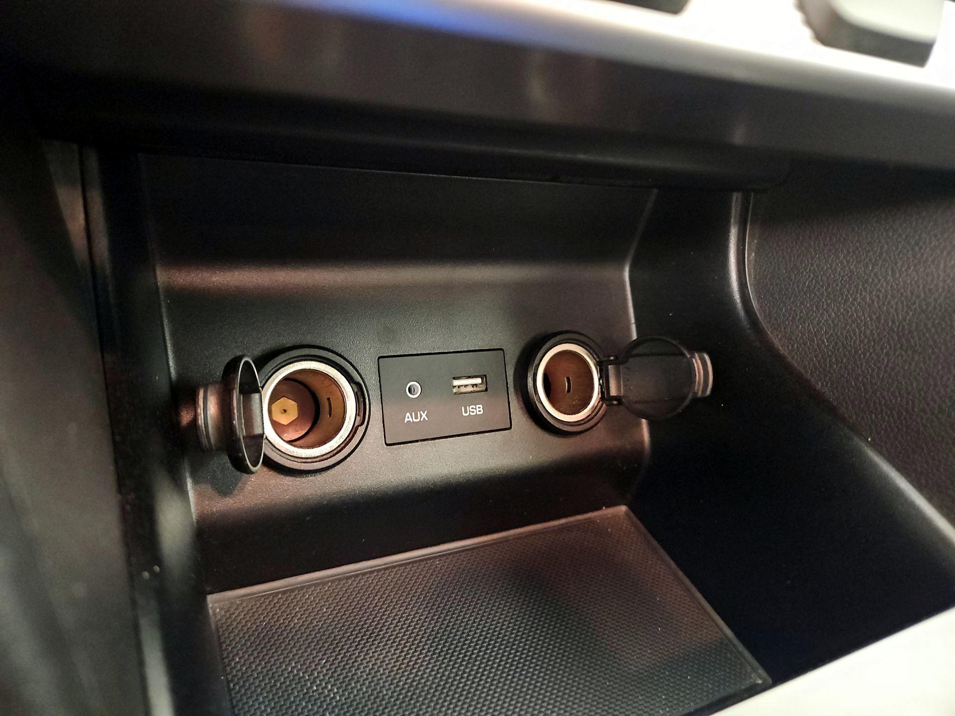 Thumbnail: 2020 Hyundai Elantra - 18