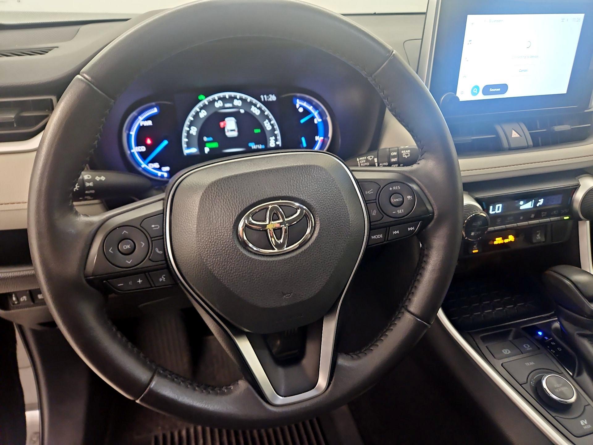 Thumbnail: 2025 Toyota RAV4 - 10