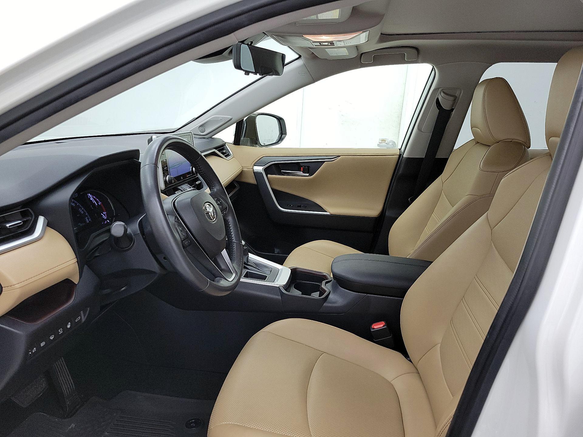 Thumbnail: 2021 Toyota RAV4 - 11