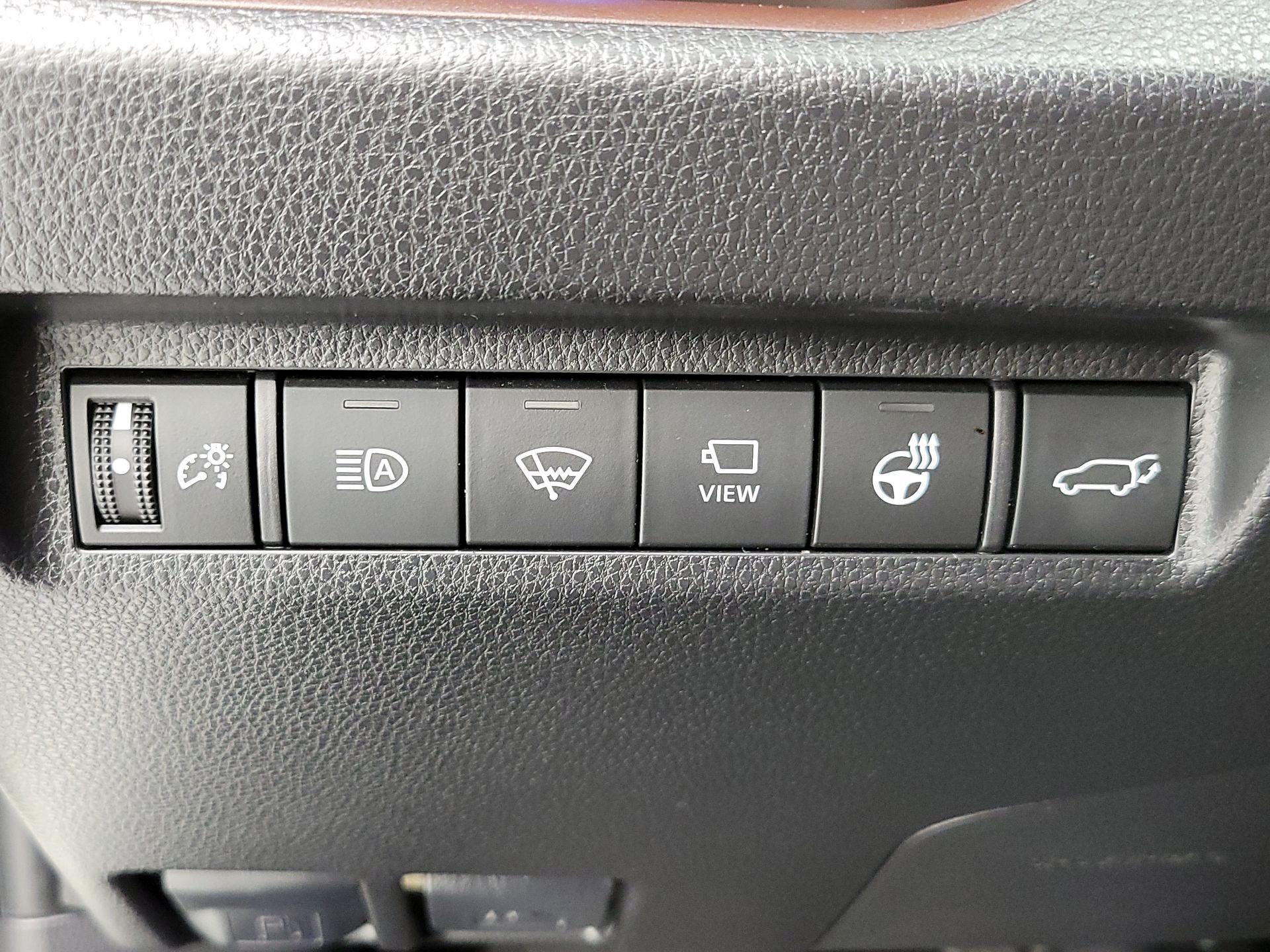 Thumbnail: 2021 Toyota RAV4 - 13