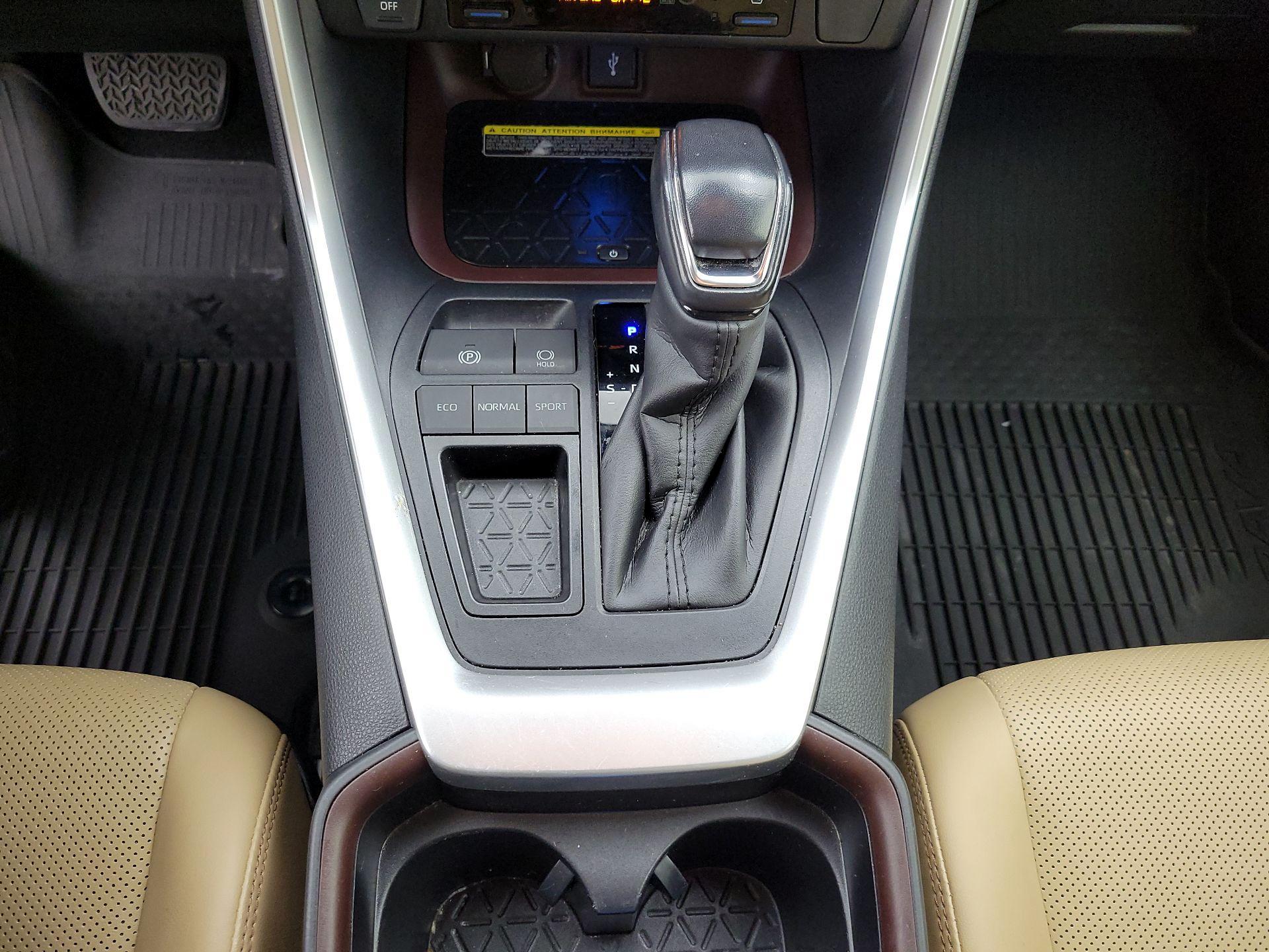 Thumbnail: 2021 Toyota RAV4 - 18