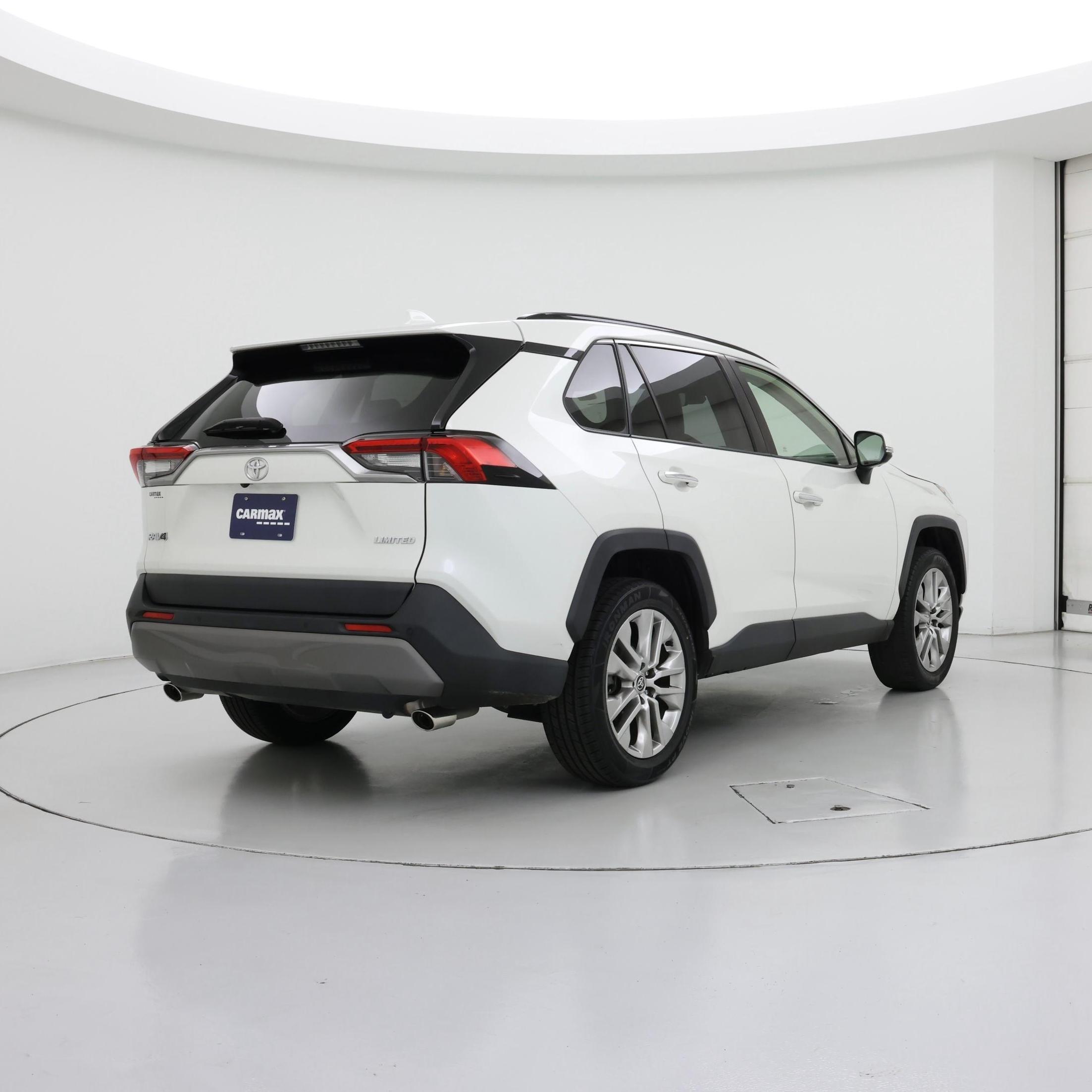 Thumbnail: 2021 Toyota RAV4 - 8