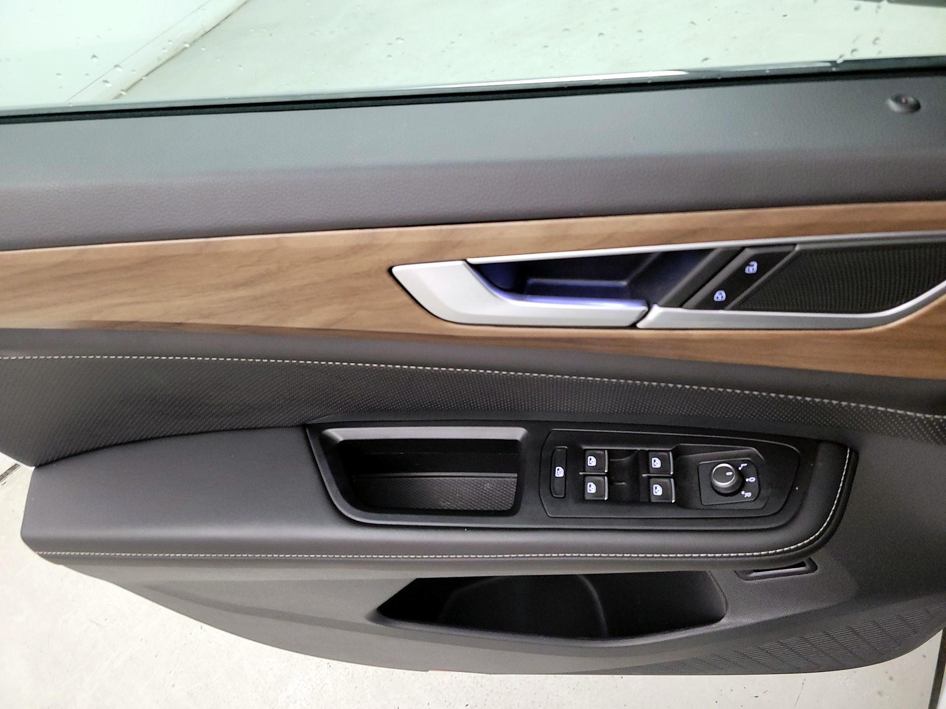 Thumbnail: 2024 Volkswagen Atlas - 12