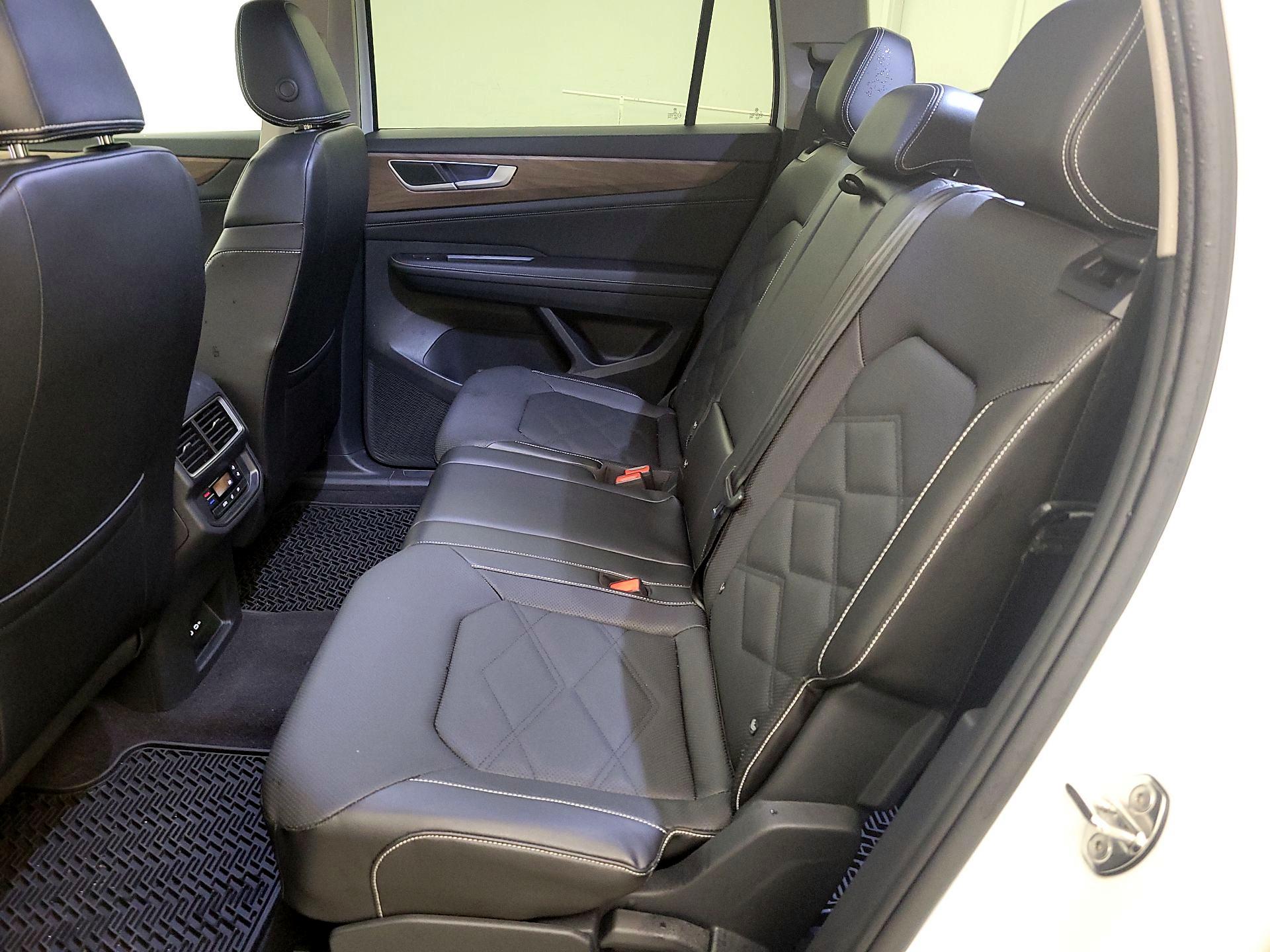 Thumbnail: 2024 Volkswagen Atlas - 19