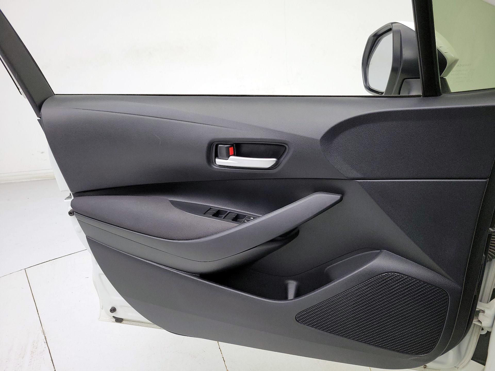 Thumbnail: 2021 Toyota Corolla - 12