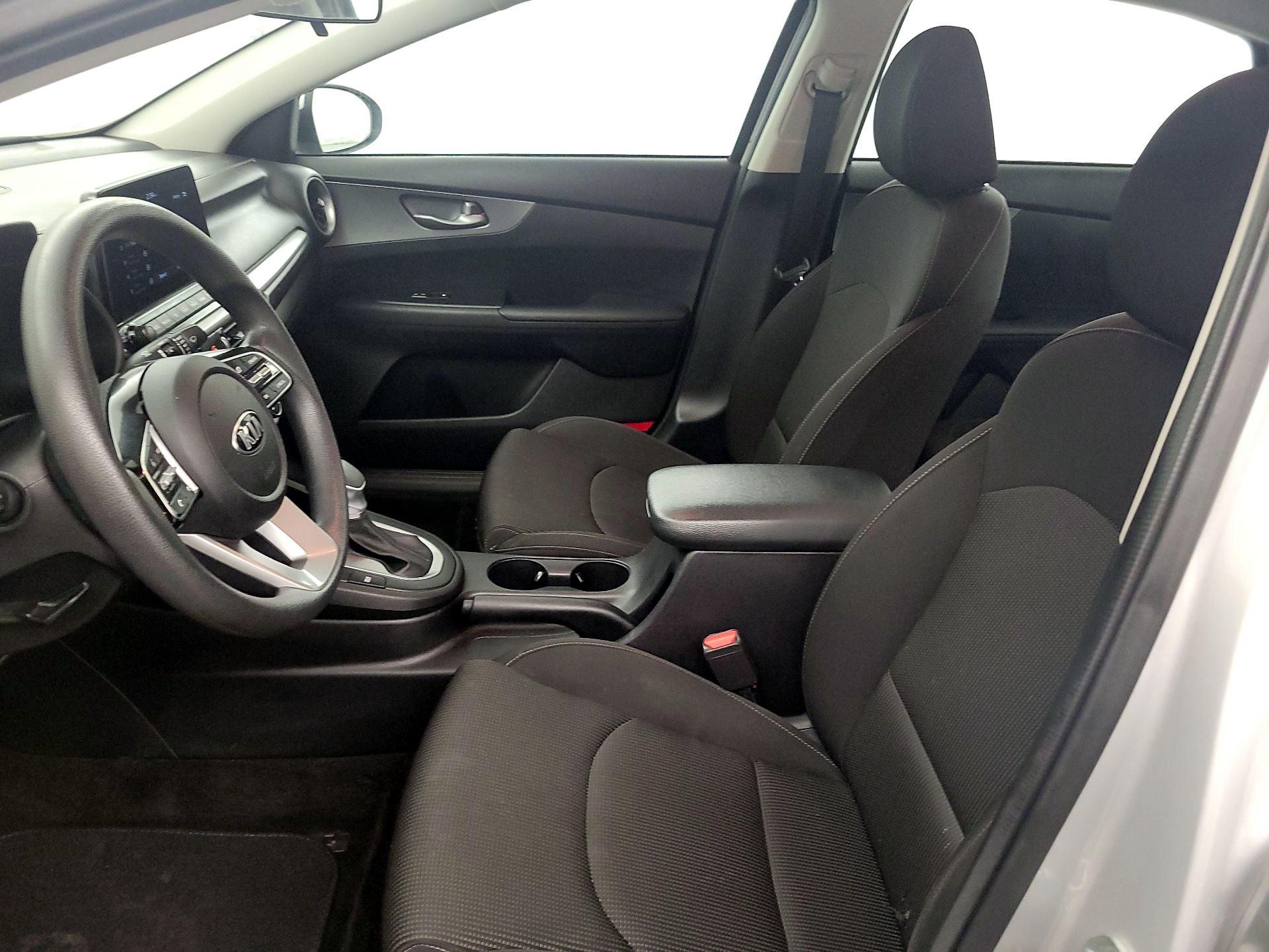 Thumbnail: 2021 Kia Forte - 11