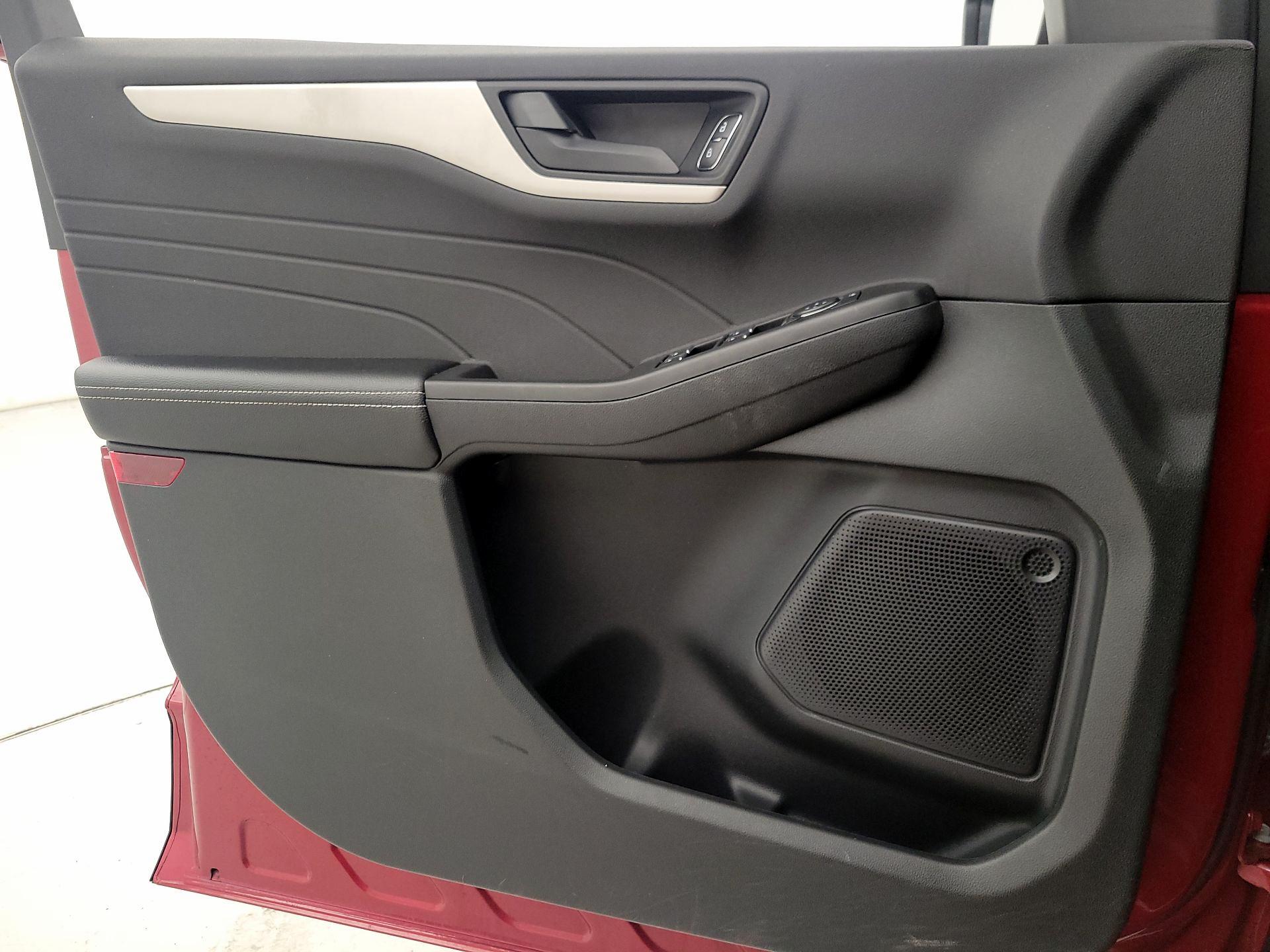 Thumbnail: 2022 Ford Escape - 12