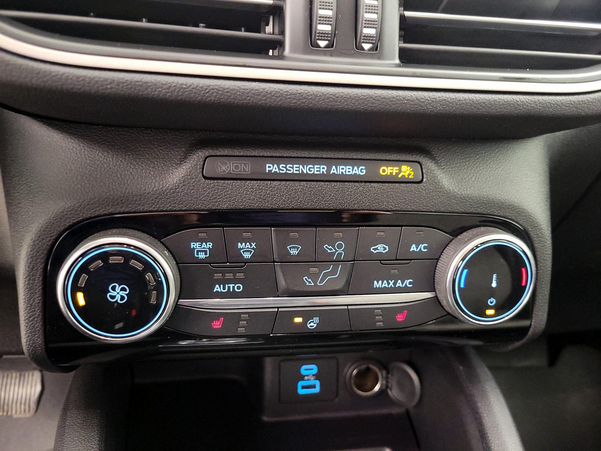 Thumbnail: 2022 Ford Escape - 16