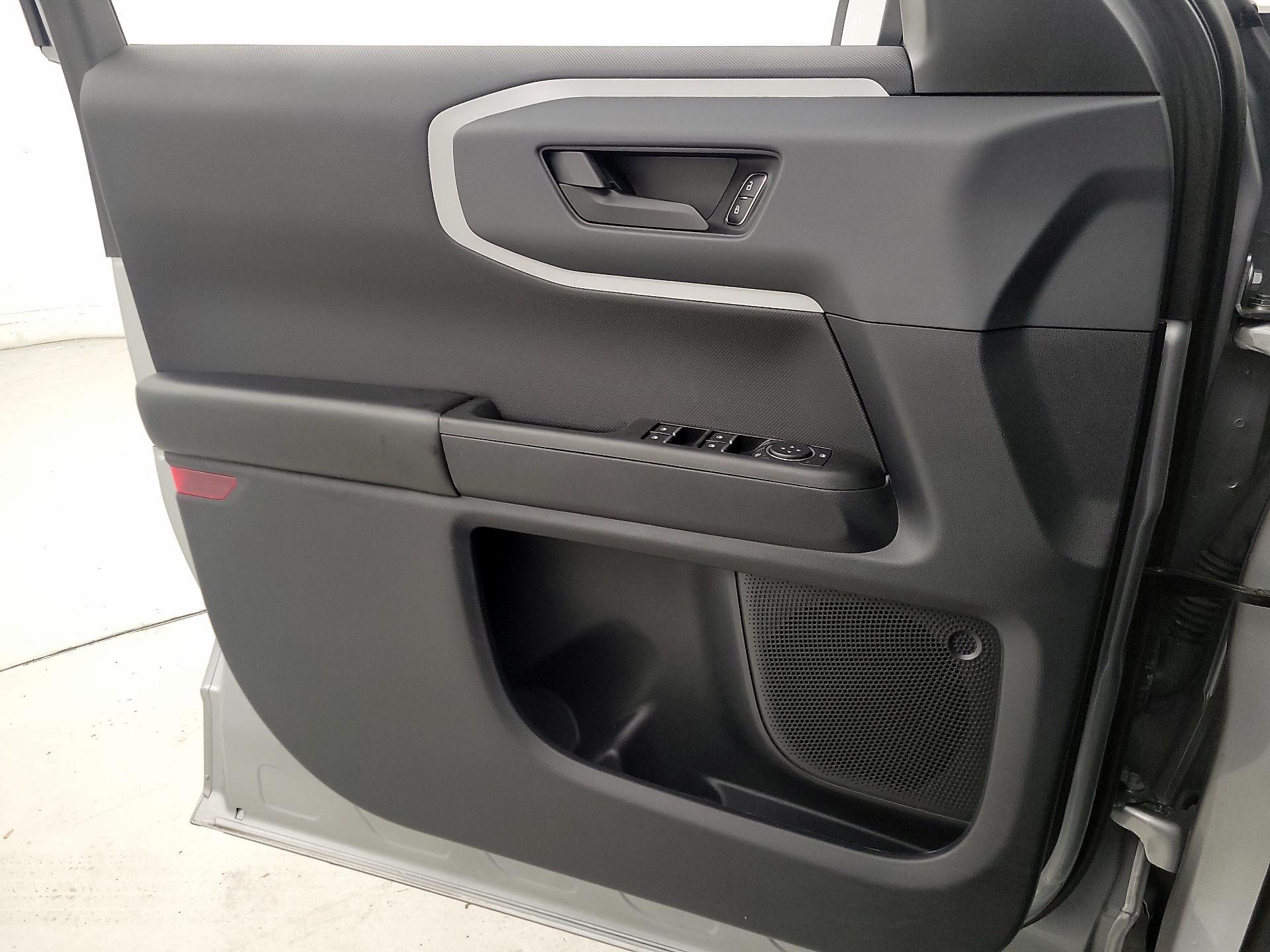 Thumbnail: 2022 Ford Bronco Sport - 12